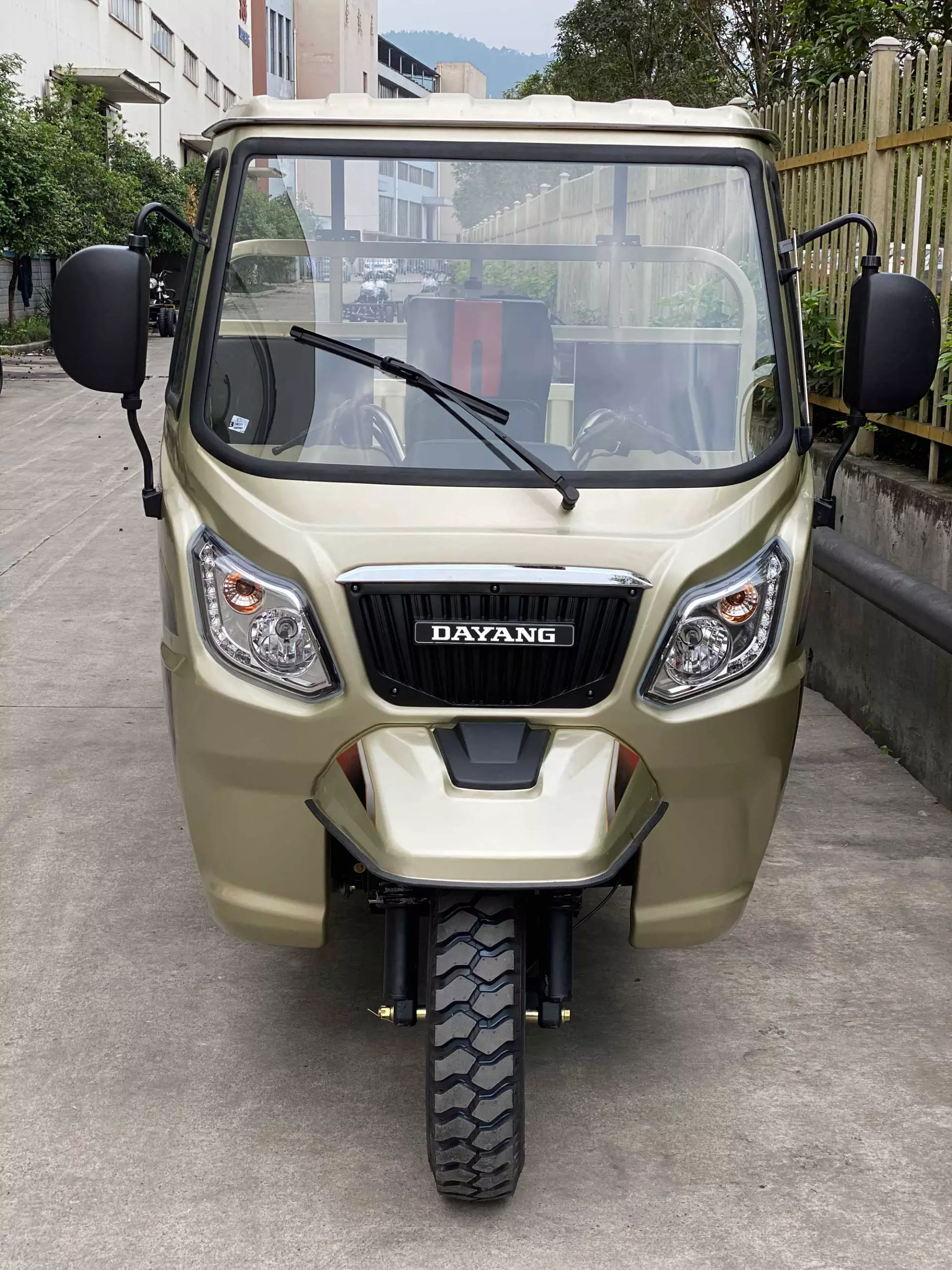 DAYANG China delivery big wheels tricycle price in cameroon 3 wheel double cabin cargo tricycle three wheels cabin