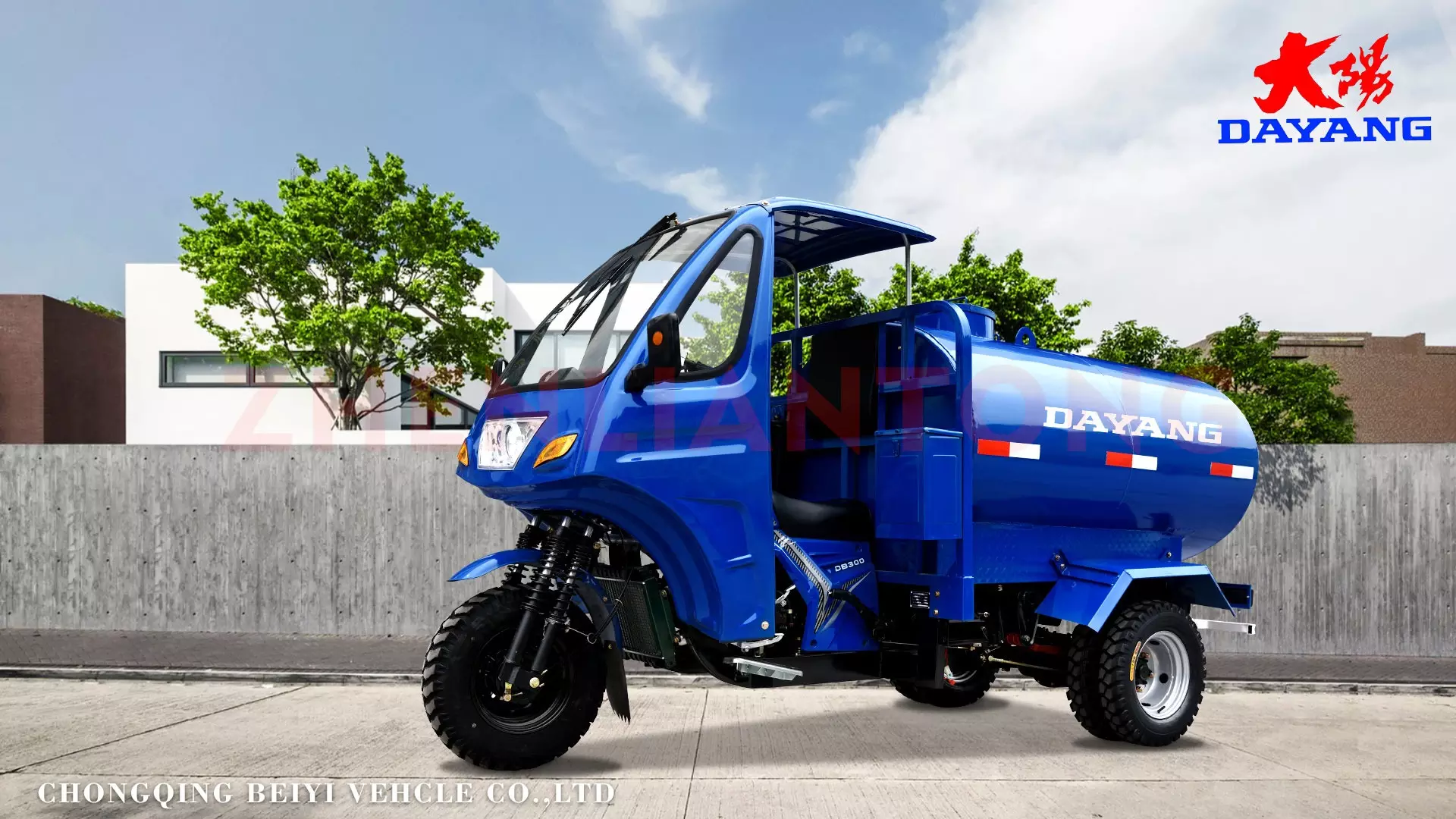 Well Sell semi cabin 200CC/250CC/300CC  3 big wheels water tricycle bike water tank motorcycle tricycle with water tank
