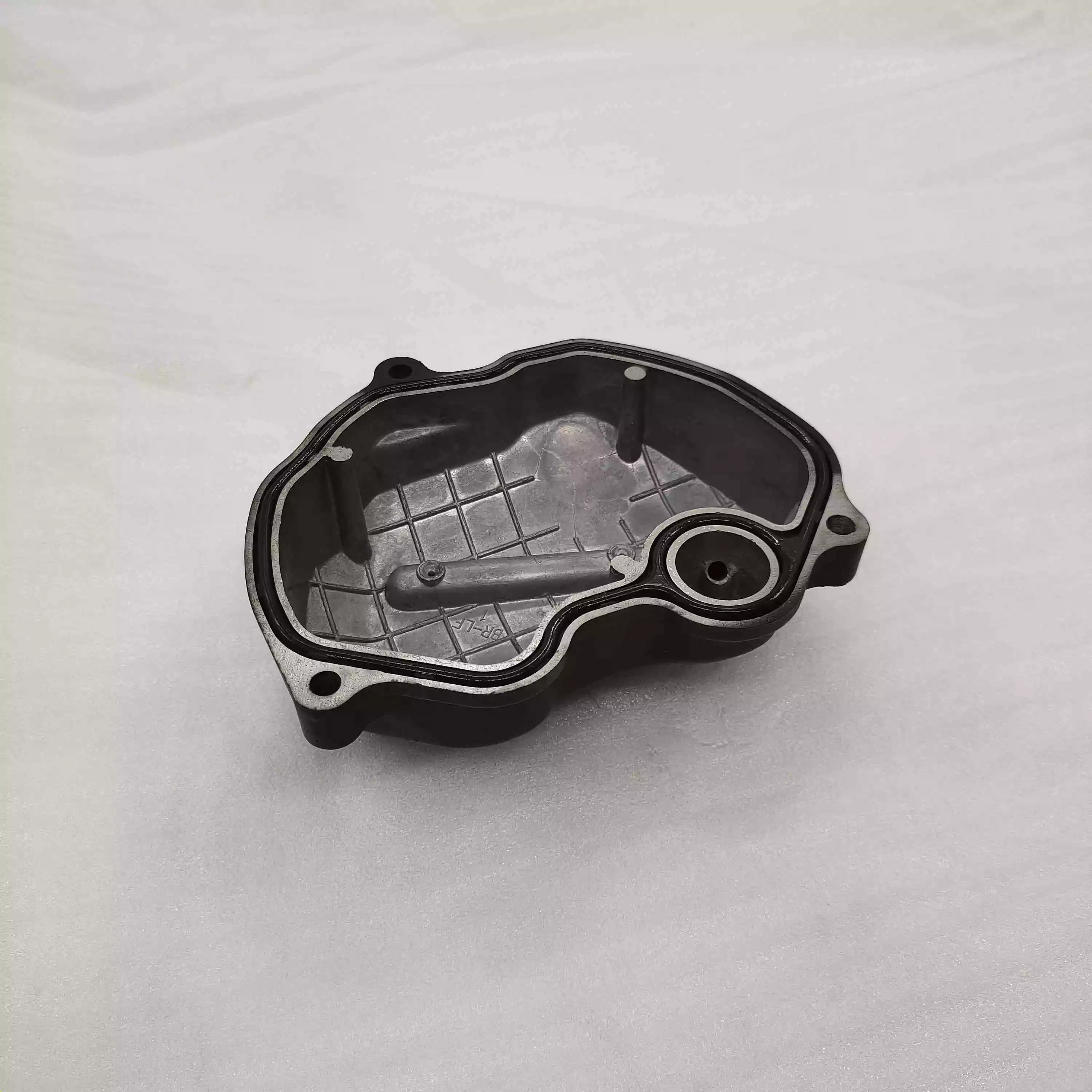China manufacturer sale High quality Wholesale Cylinder Head Cover auto engine parts Retail motorcycle accessories