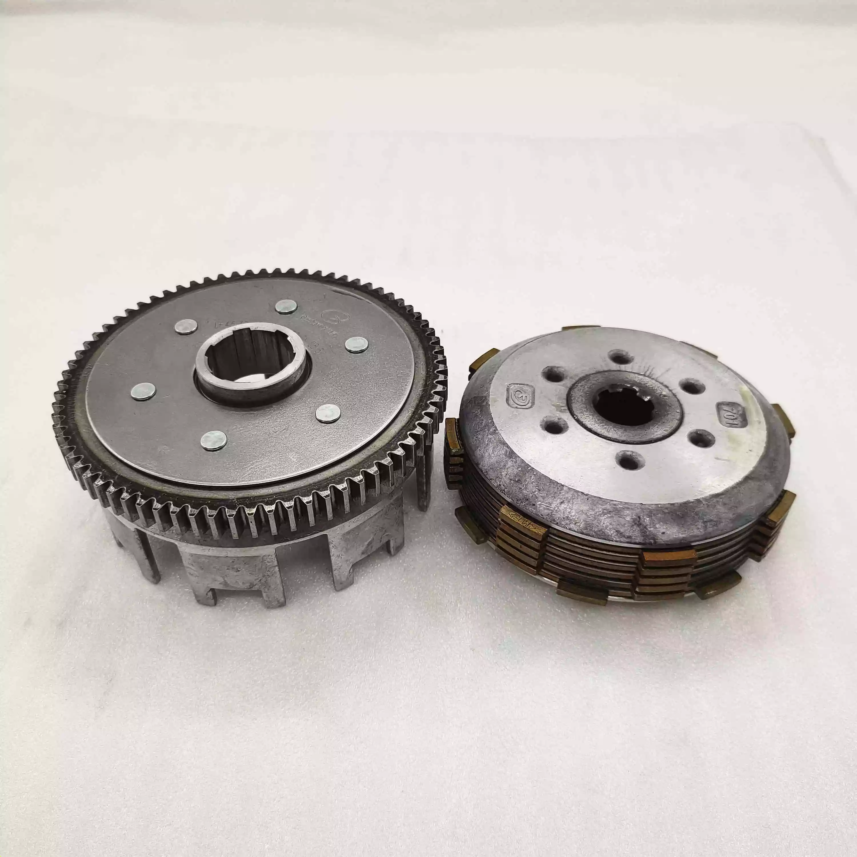 2021 Hot sale 150cc AIr-cooled engine assembly clutch for selling Clutch plate disc clutch assembly Auto parts truck parts
