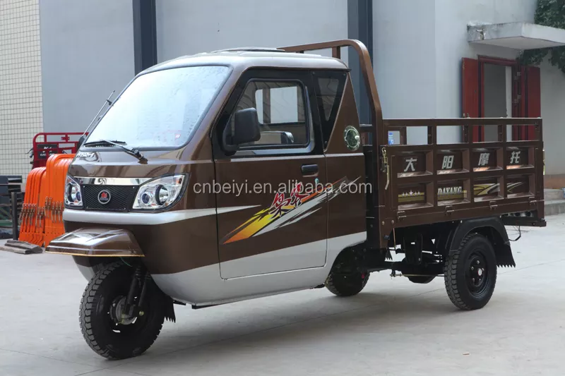 Closed type tricycle 200cc/250cc/300cc 250cc trimoto de carga with cabin with CCC certification