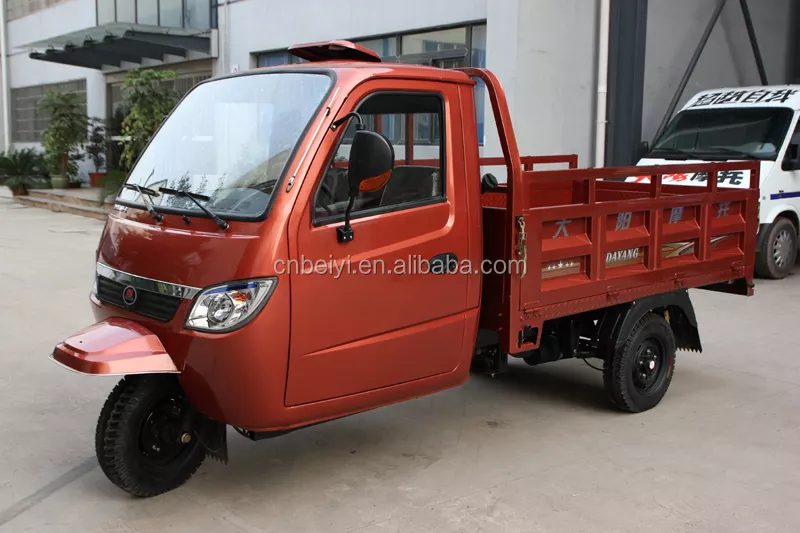 China BeiYi DaYang Brand Cheap Enclosed cabin cargo 3 wheel motorcycle tricycle