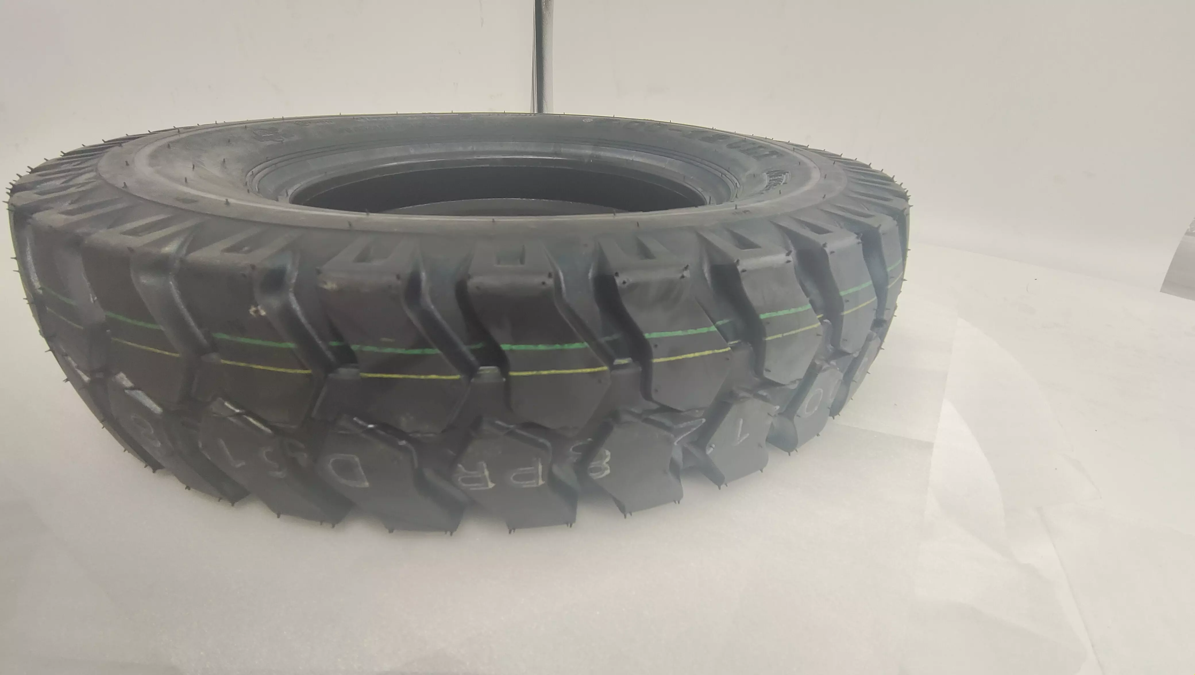 Professional Manufacture Durable Tricycle Wheels Rubber Chinese Passenger Car Tyre Tire Casing Natural First-class 128 Countries
