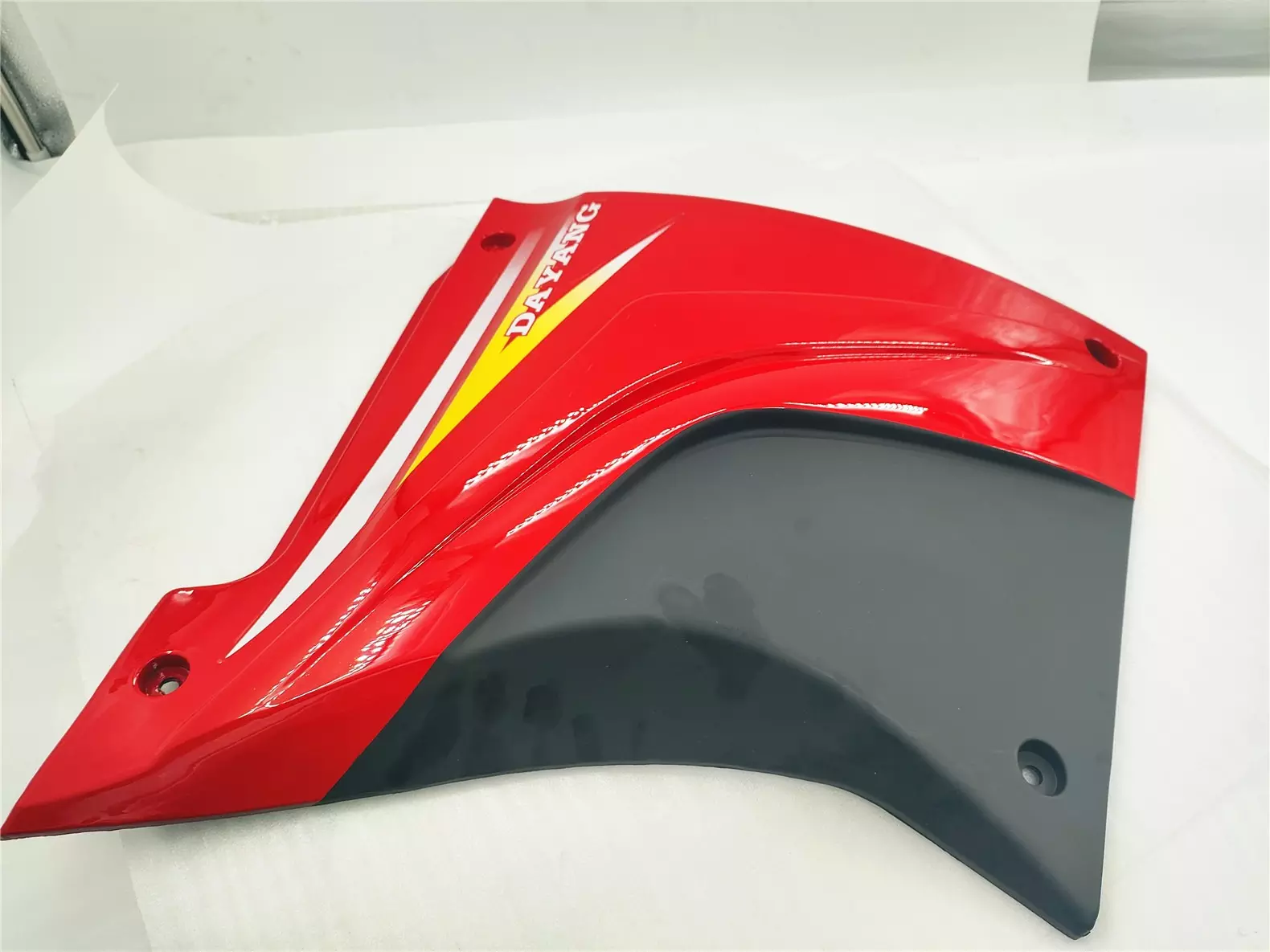 Hot sale BeiYi DAYANG three wheel motorcycle tricycle scooter no.2 oil fuel tank side cover for the global market