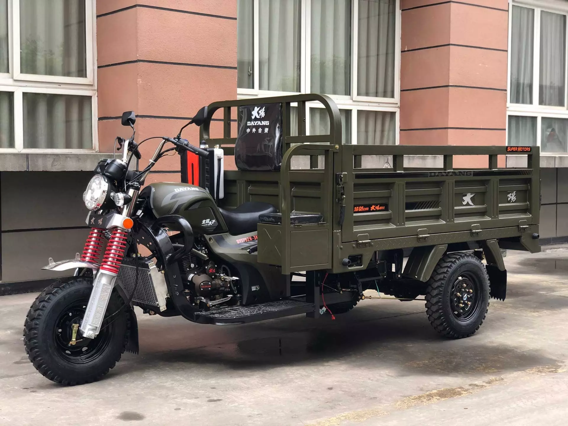 Elderly custom open cabin motorized 175cc cargo tricycles tailg three wheel motorcycle cargo tricycle