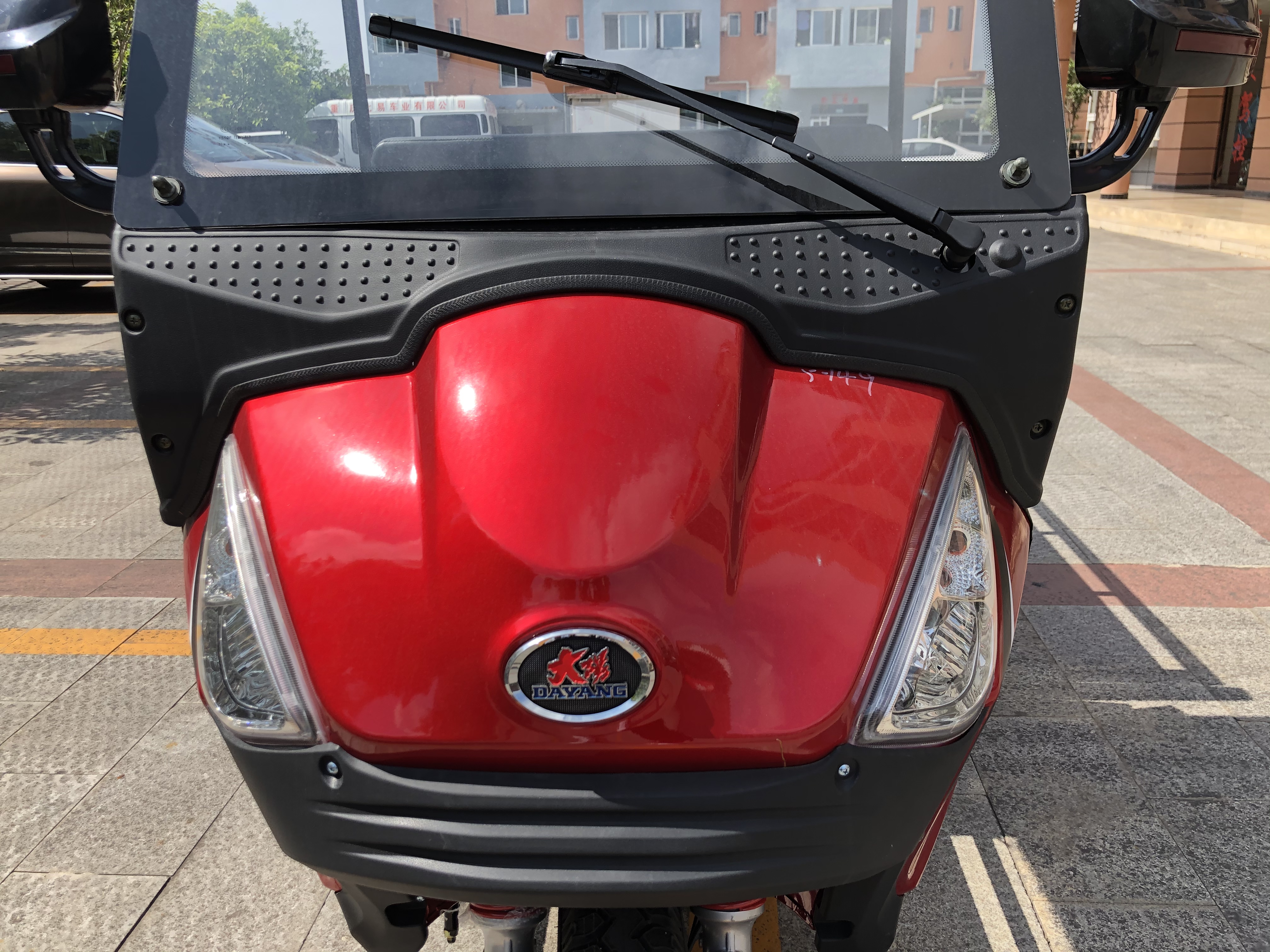 DY-Z2A 200CC LIFAN engine cargo tricycle motorcycle sells well at Africa