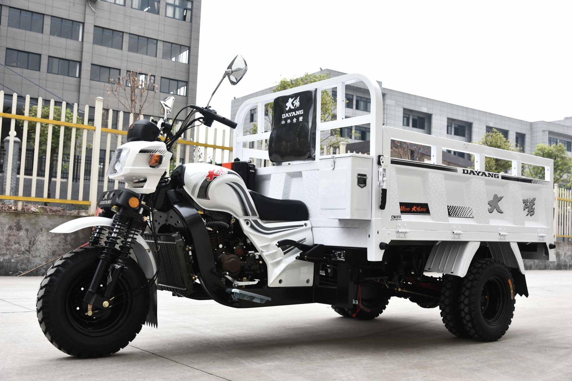 DAYANG Wholesale Stability cargo 250cc cargo motorcycle tricycle Motorized 3 Wheel Cargo Motorcycle 