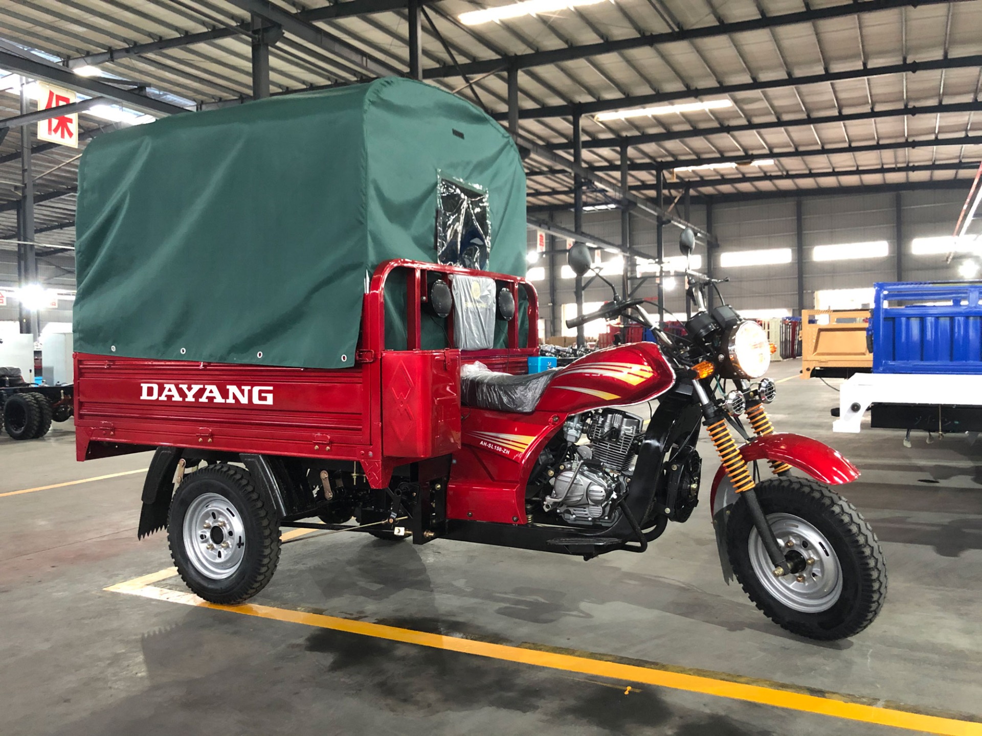 DY-P1 Hot selling cargo tricycle models in Angola with 150cc engine