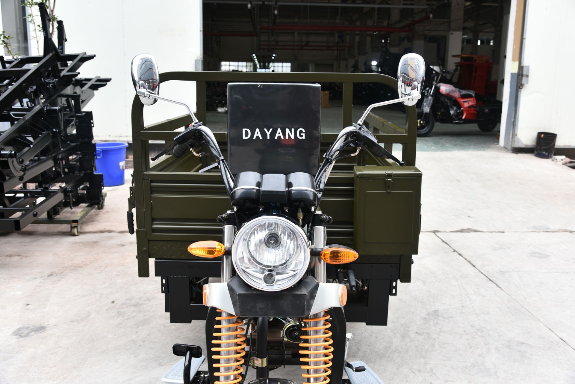 DY-P1 High Quality gasoline 150cc motor tricycle egypt motorized cargo tricycle Open Driving Size Product Place Model Load