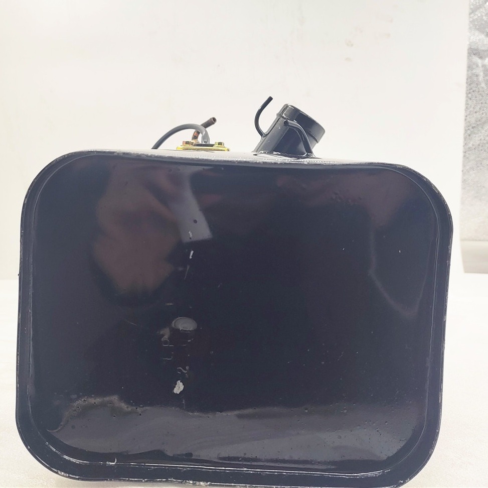 下宽油箱-重庆三轮摩托车配件BY