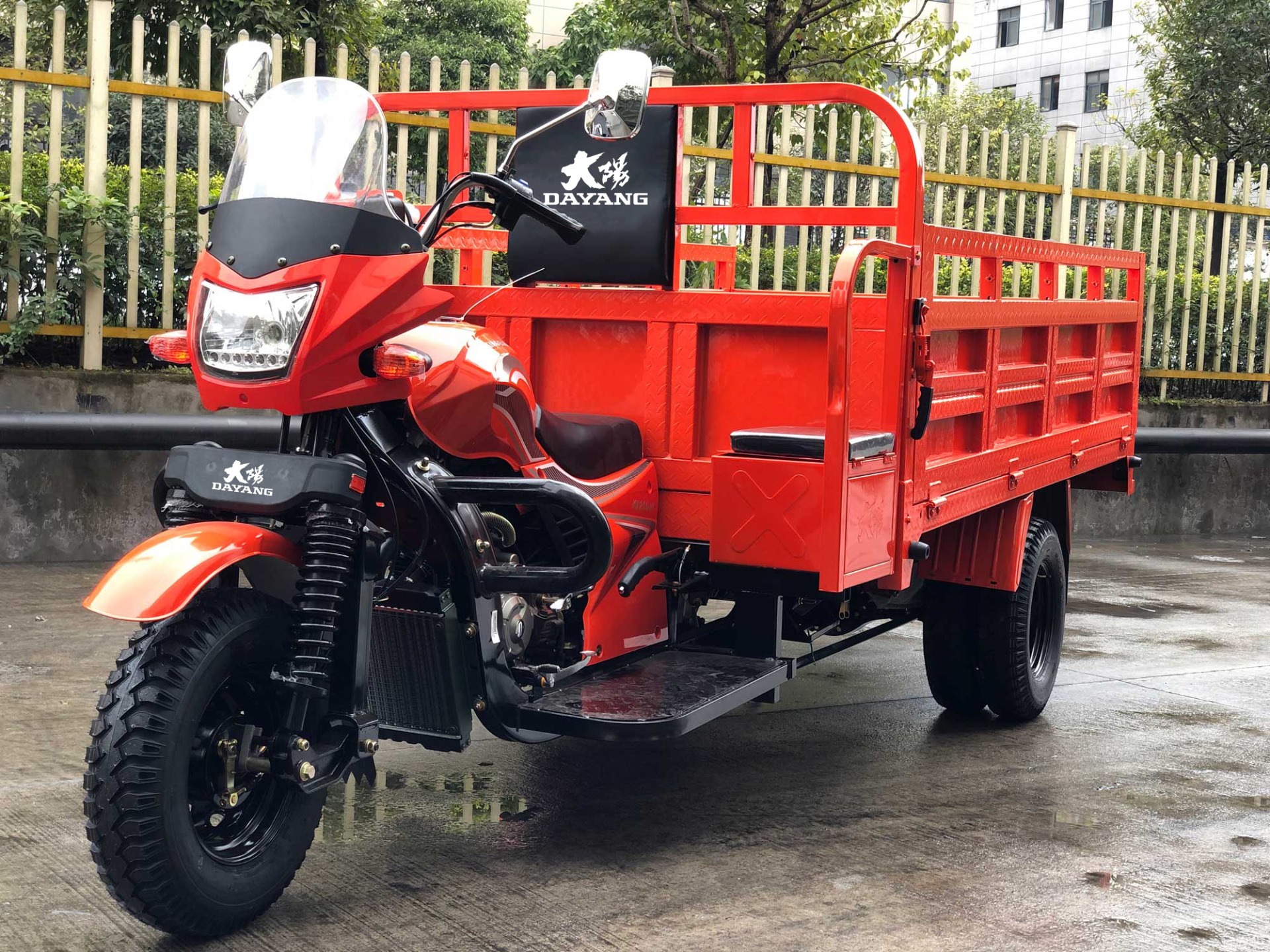 DY-MK1 Heavy loading truck cargo tricycle with lifan 250CC and 300CC  engine