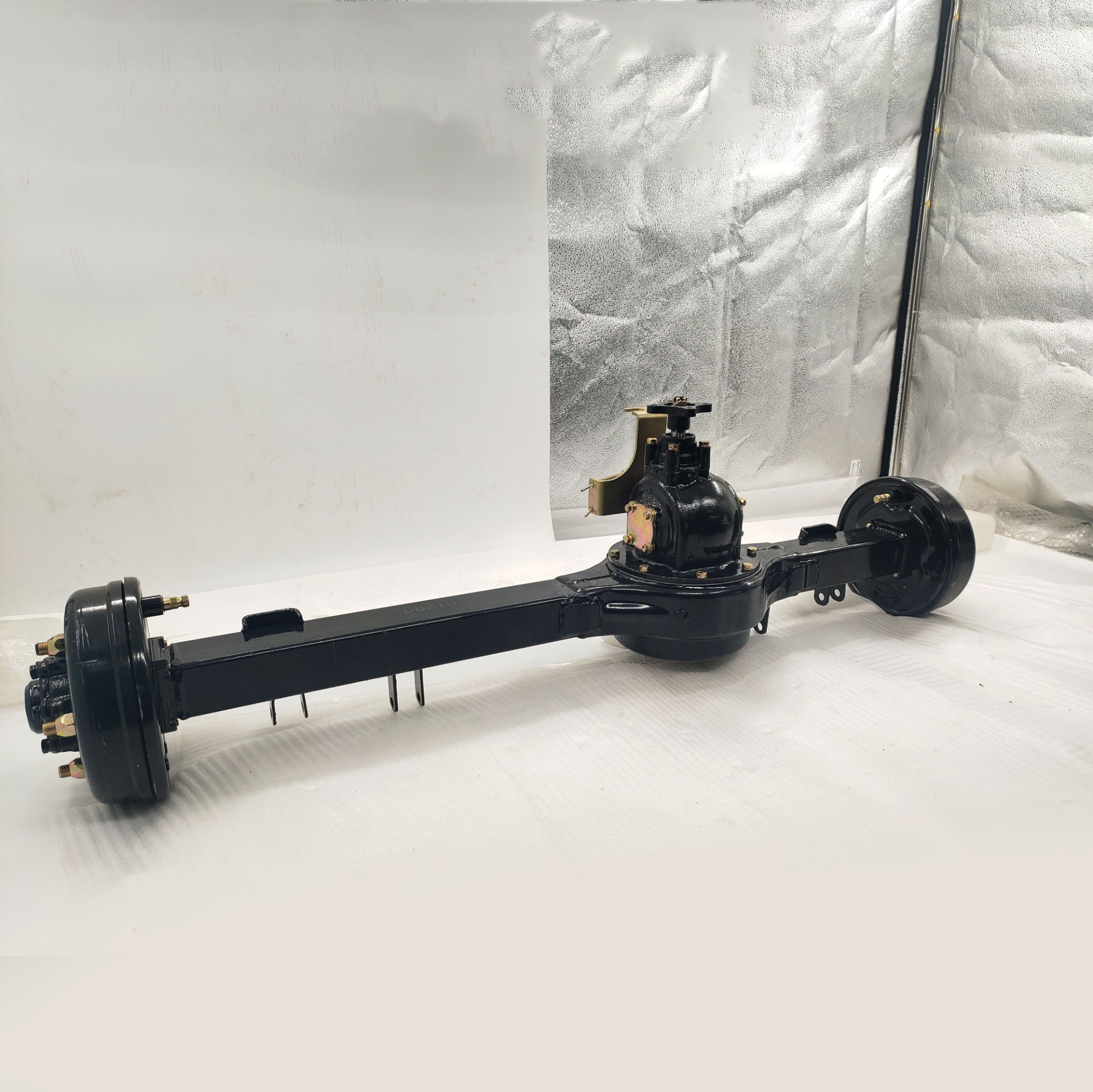 HQ-4 加力王全浮220机刹方后桥-重庆三轮摩托车配件DY