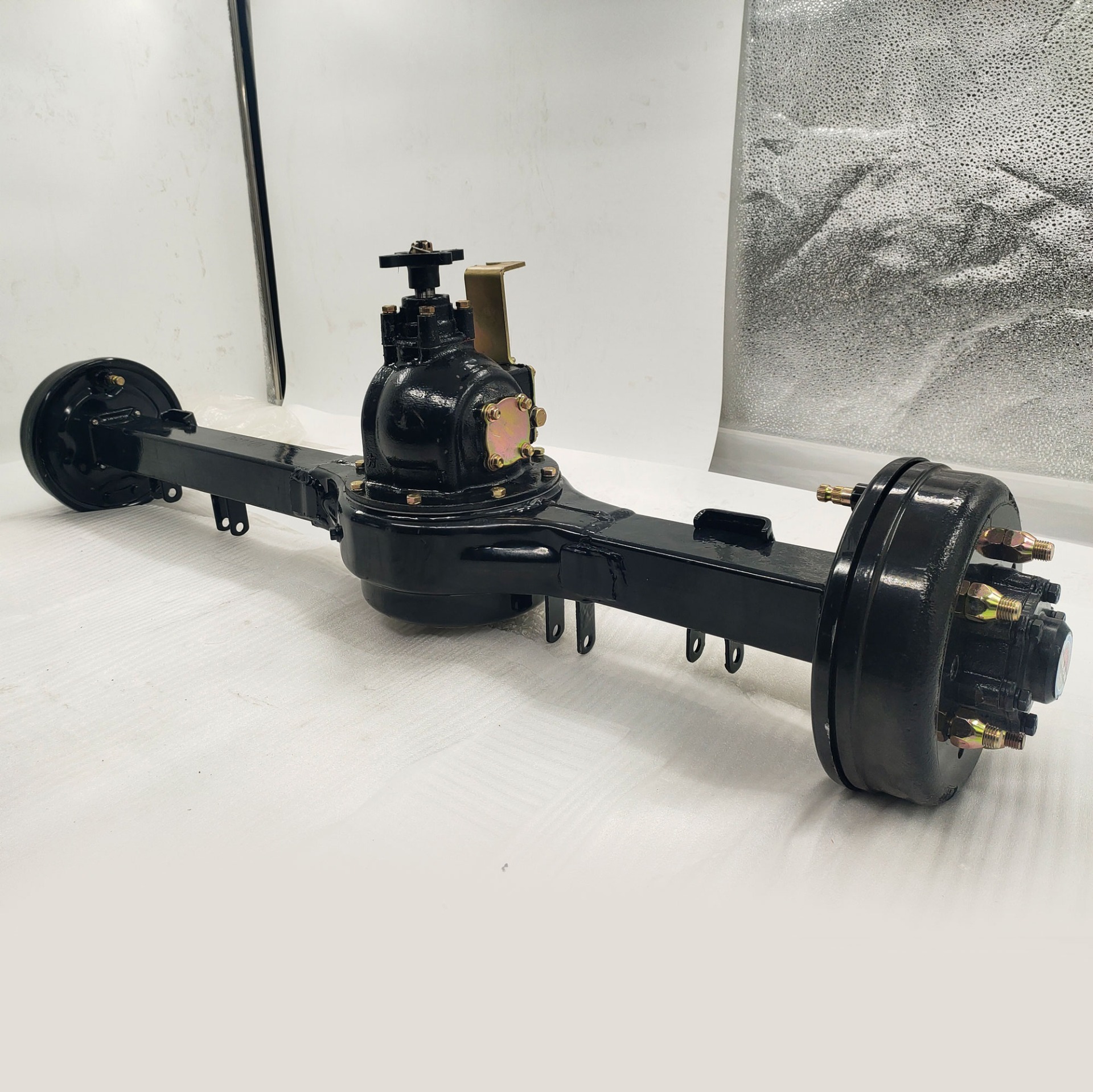 HQ-4 加力王全浮220机刹方后桥-重庆三轮摩托车配件DY