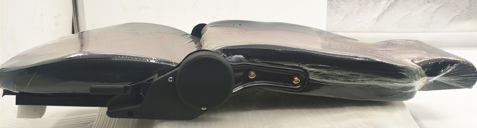 T5手把坐垫-重庆三轮摩托车配件BY