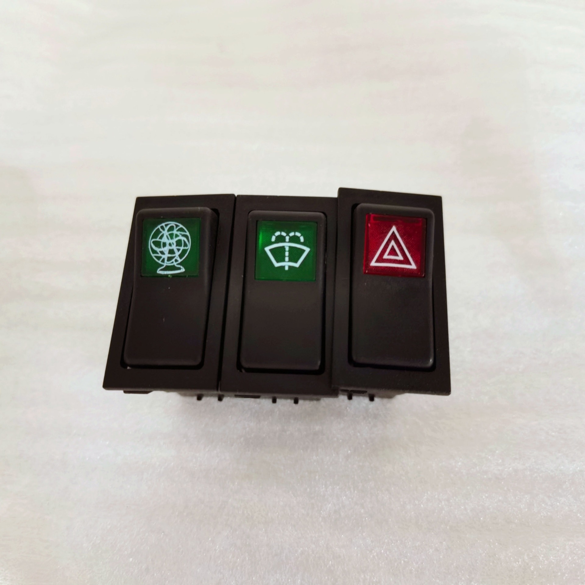 翘班开关组合-重庆三轮摩托车配件BY