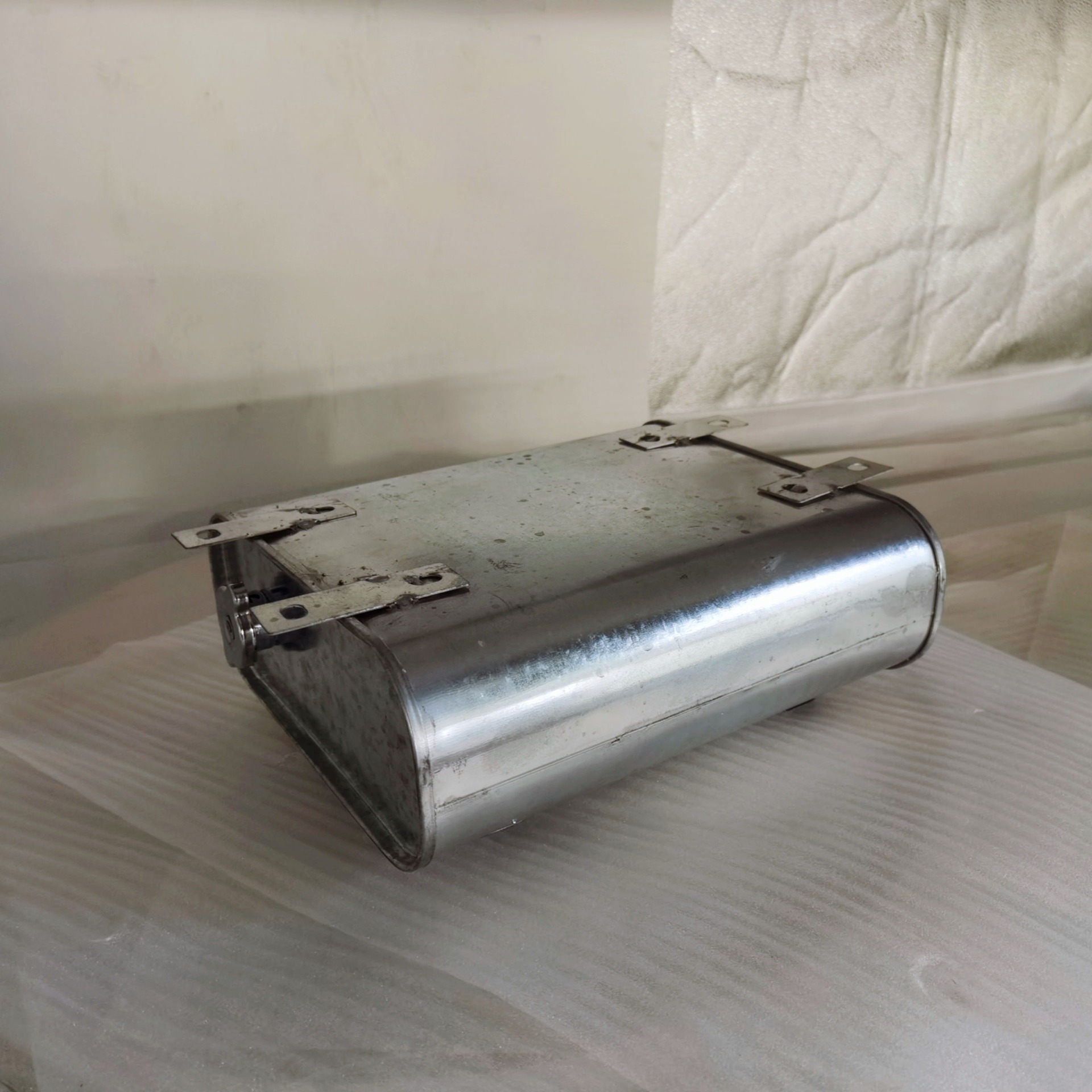 独立刹车喷水水箱-重庆三轮摩托车配件BY