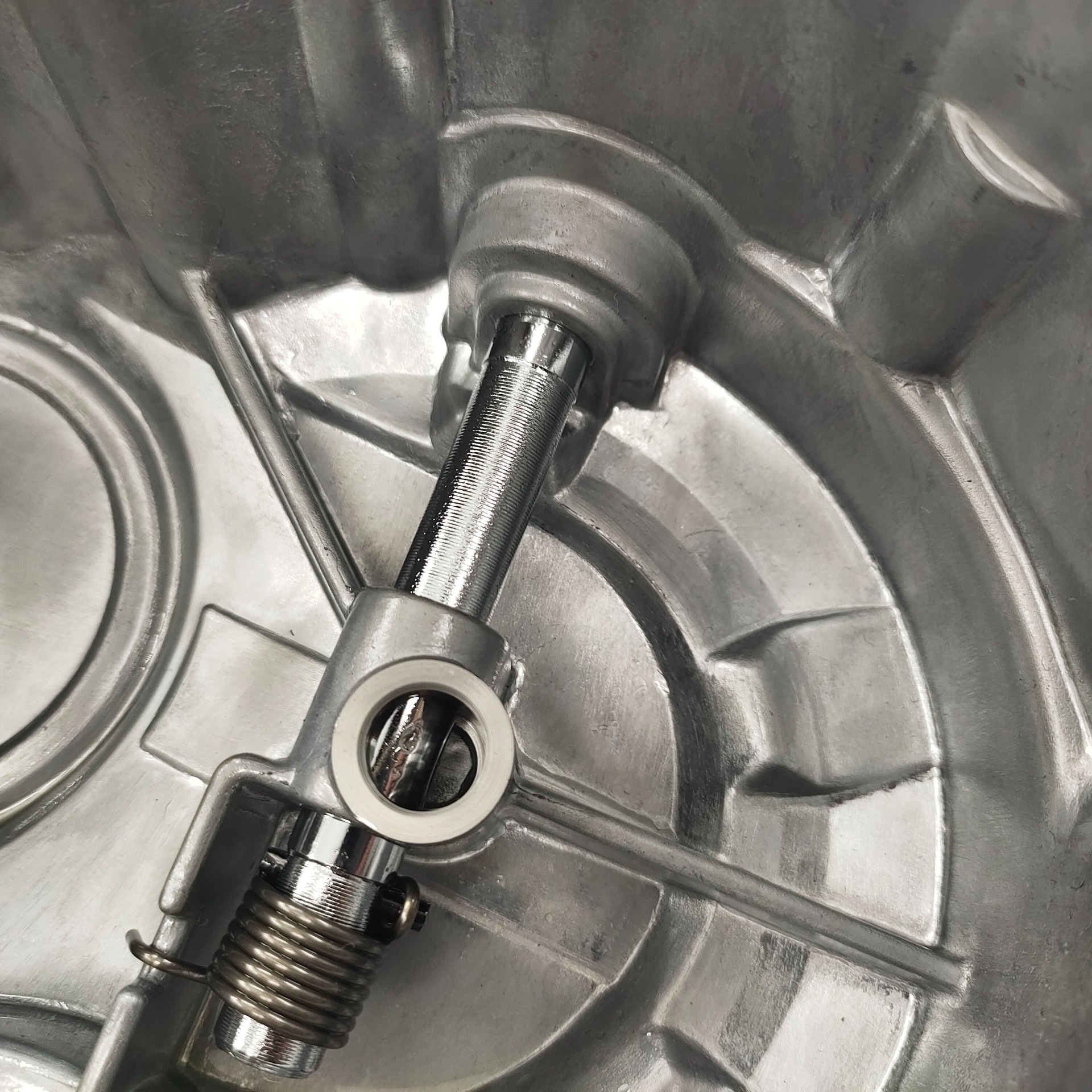 力帆250水冷右大盖-重庆三轮摩托车配件-CQ