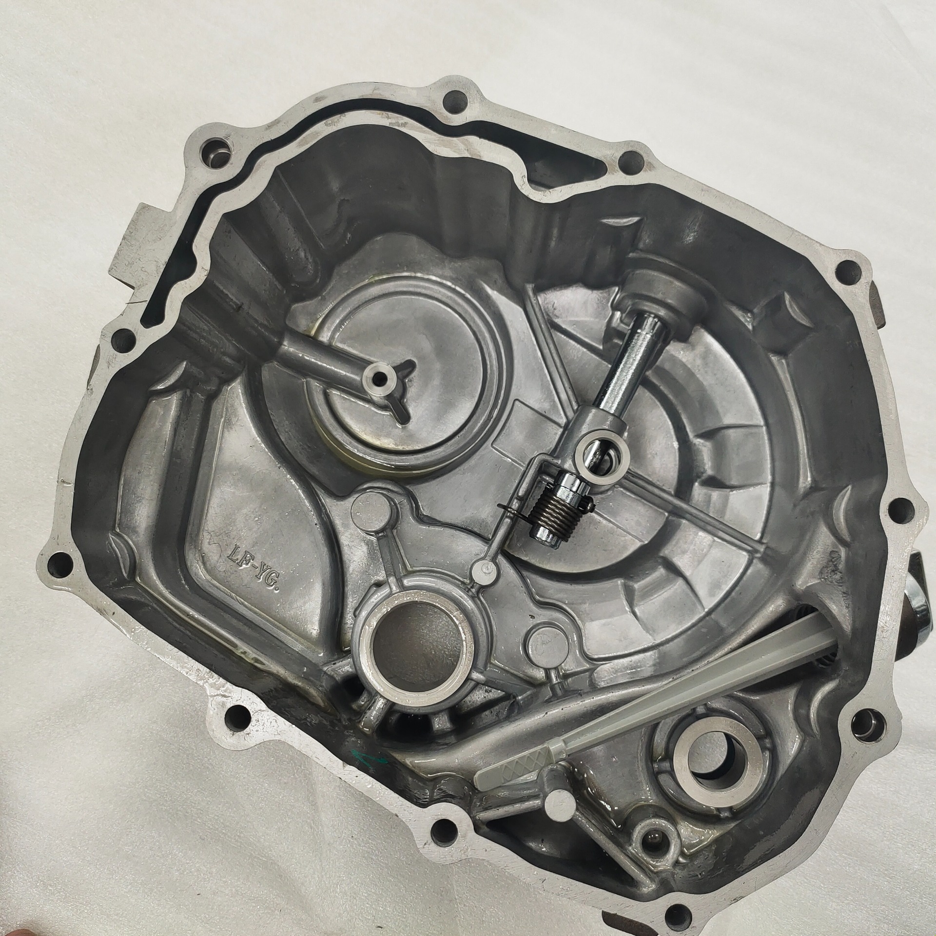 力帆250水冷右大盖-重庆三轮摩托车配件-CQ