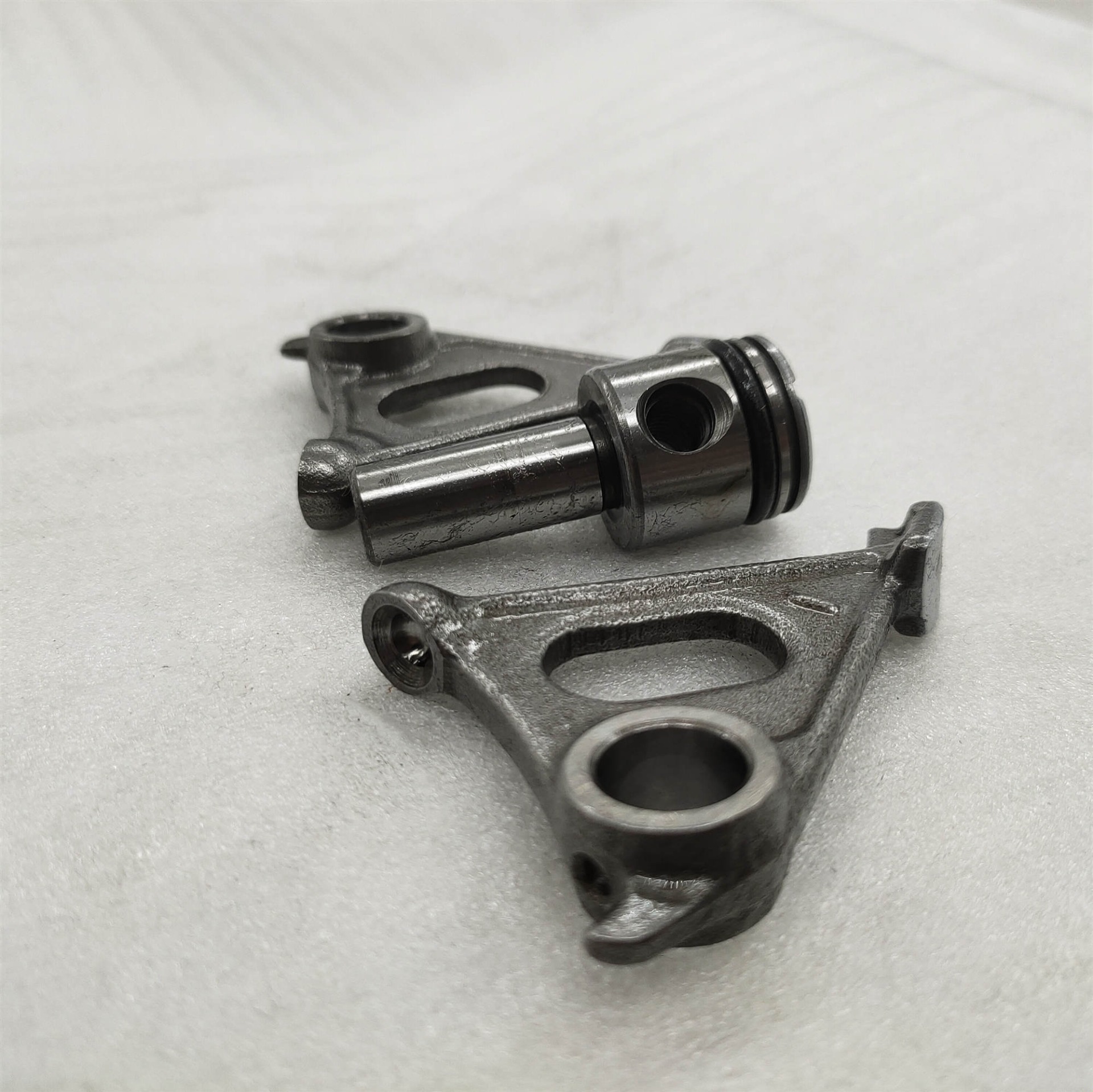 力帆250水冷下摇臂-重庆三轮摩托车配件-CQ