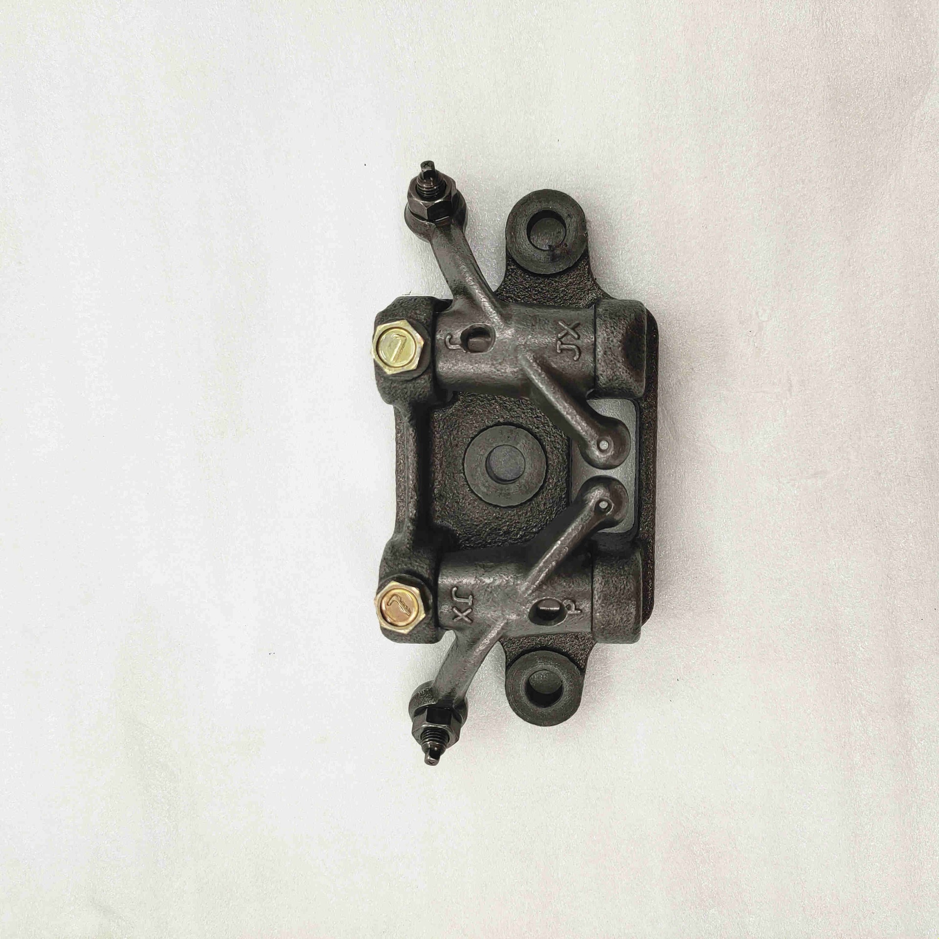 力帆150风冷上摇臂-重庆三轮摩托车配件-BY