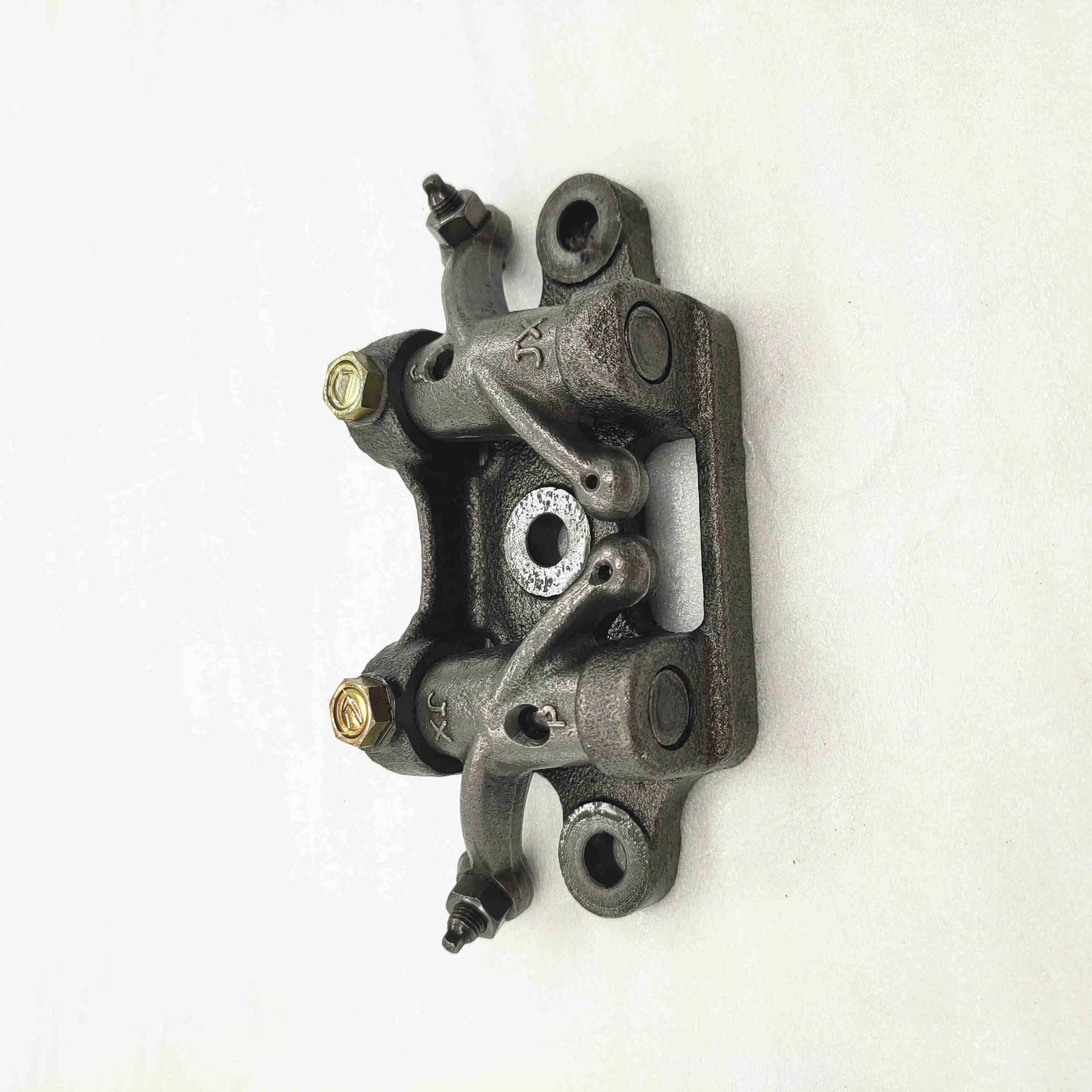 力帆150风冷上摇臂-重庆三轮摩托车配件-BY