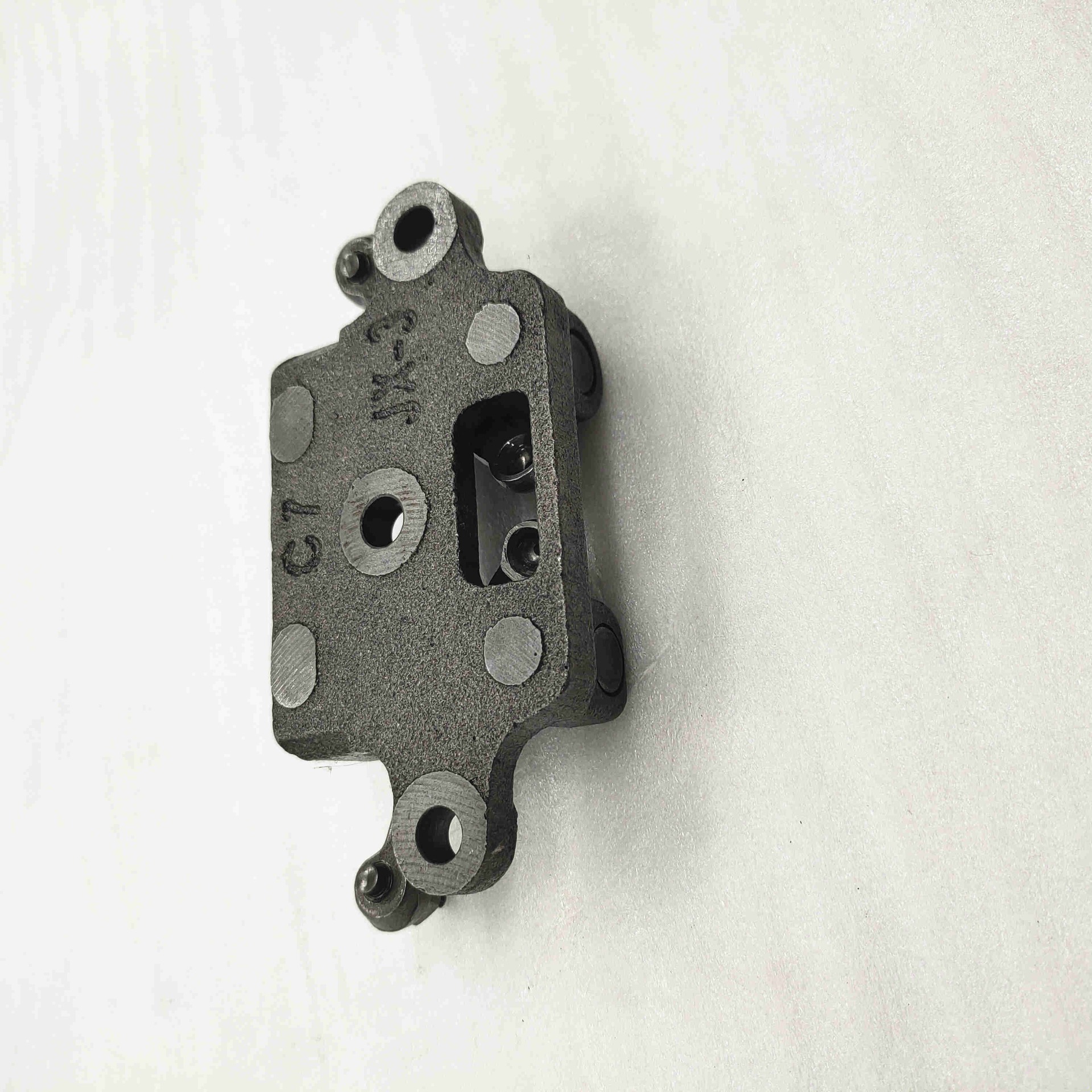 力帆150风冷上摇臂-重庆三轮摩托车配件-BY