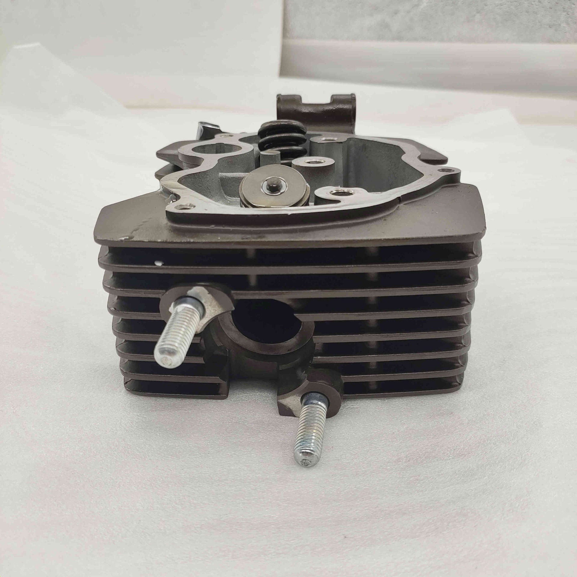 力帆150风冷缸头总成-重庆三轮摩托车配件-BY