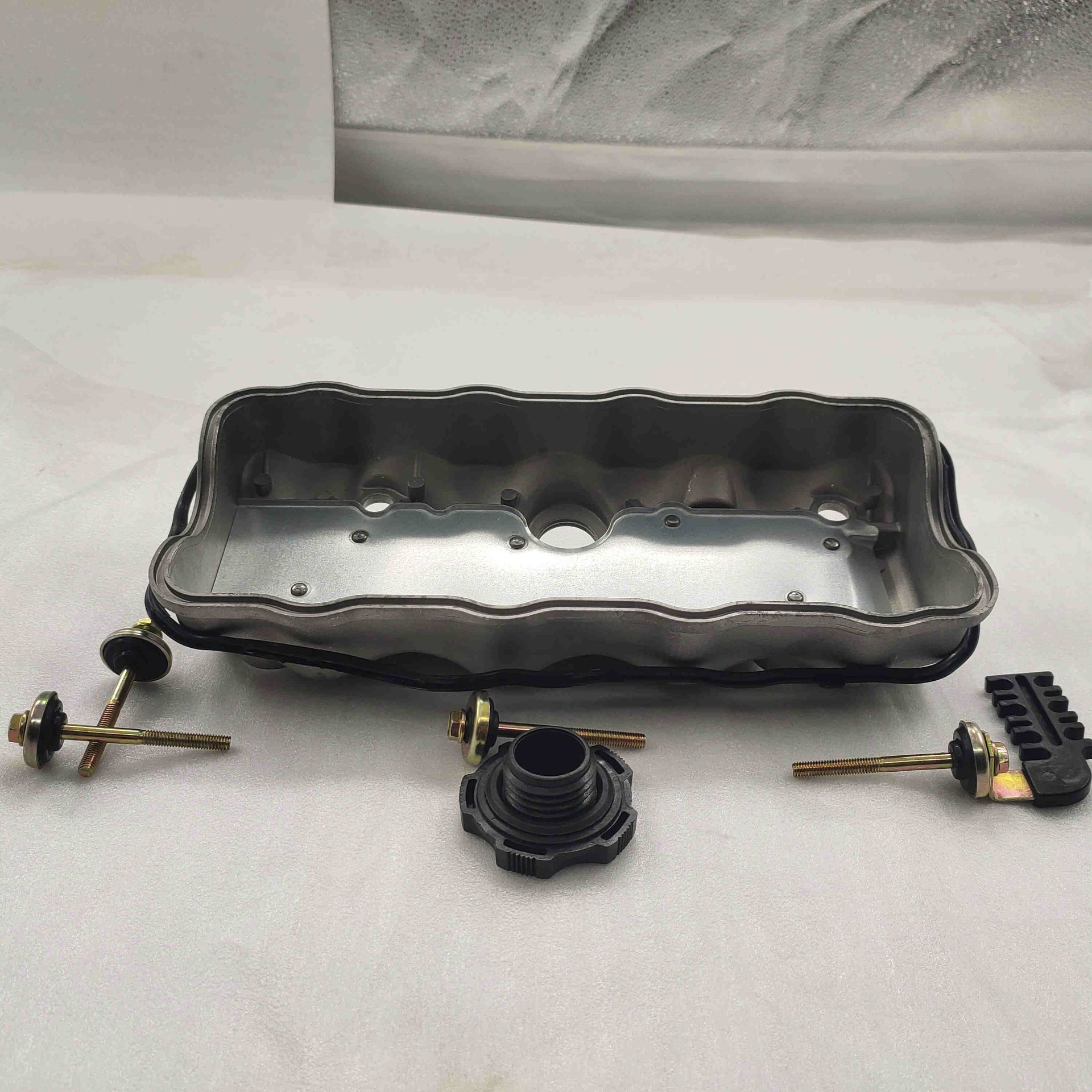 FDJ-54 800水冷气门室盖-重庆三轮摩托车配件-BY