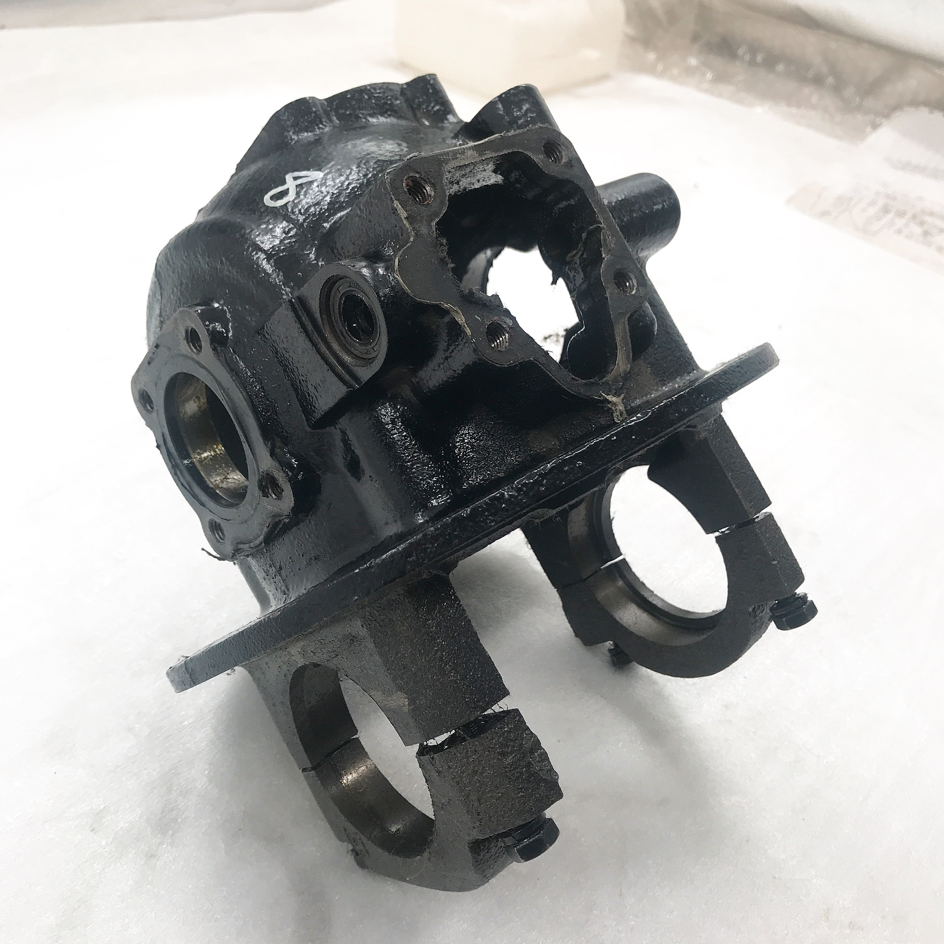Eight generations speed reducer full floating torque king axles speed reducer shell-Chongqing motorcycle spare parts