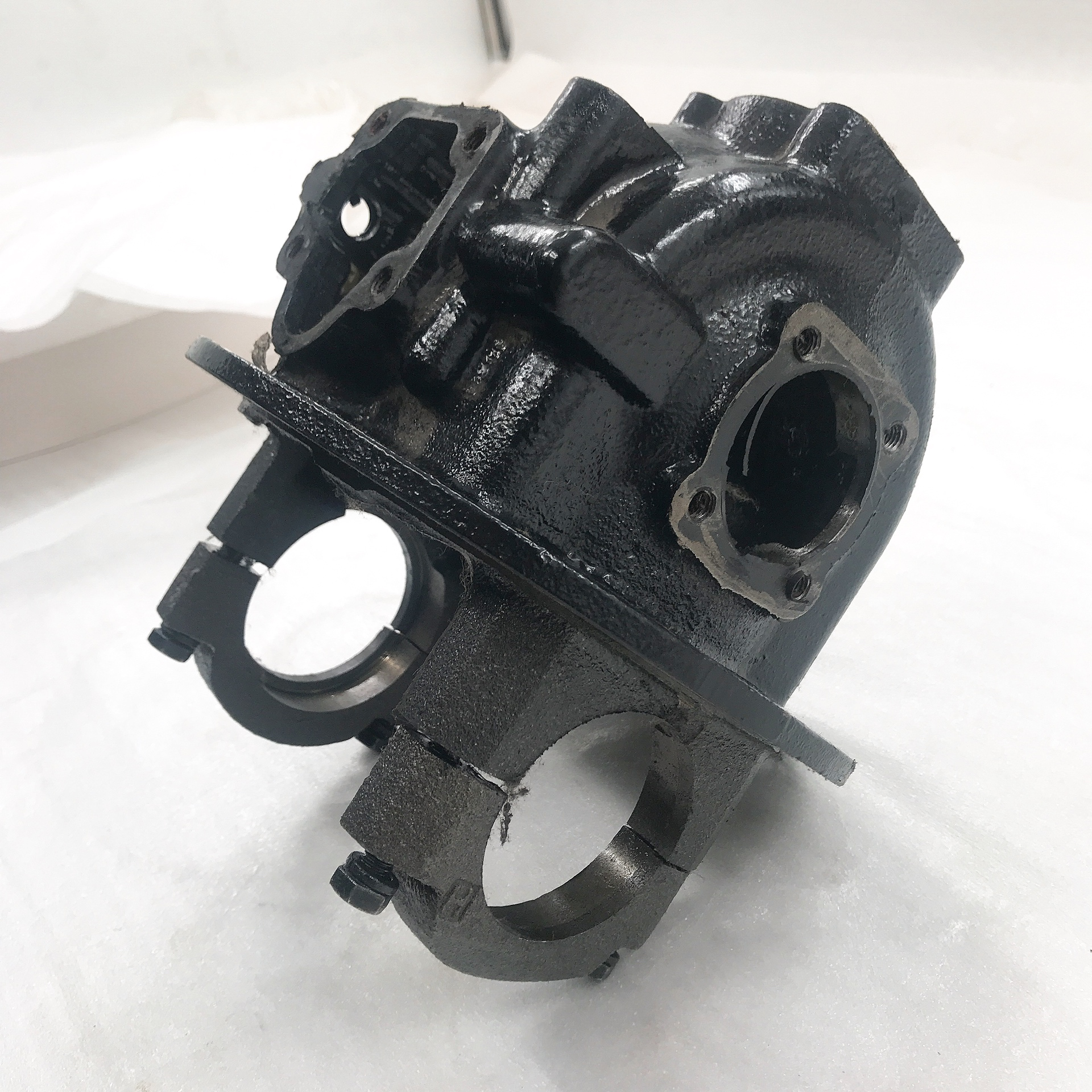 Eight generations speed reducer full floating torque king axles speed reducer shell-Chongqing motorcycle spare parts