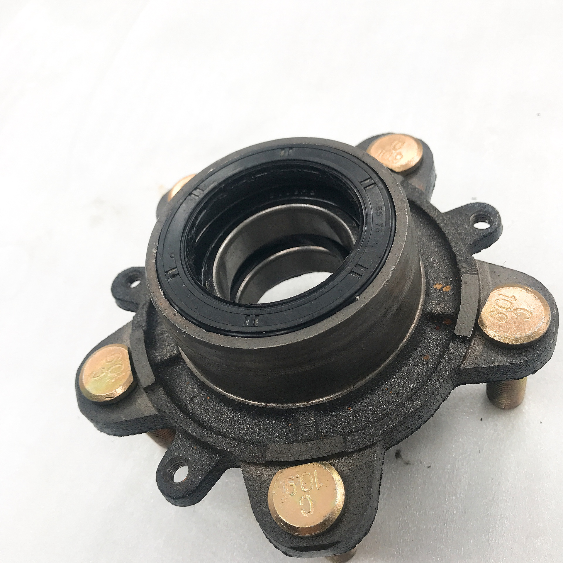 Eight generations speed reducer full floating torque king axles bearing pedestal-Chongqing motorcycle spare parts