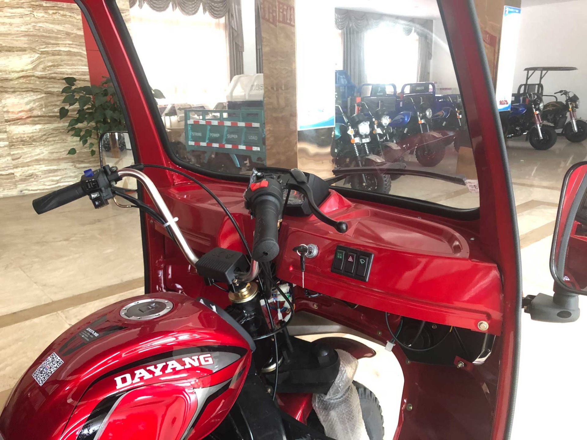 DY-ST1 Semi cabin dayang tricycles with 250cc 300cc 350cc powerful engine