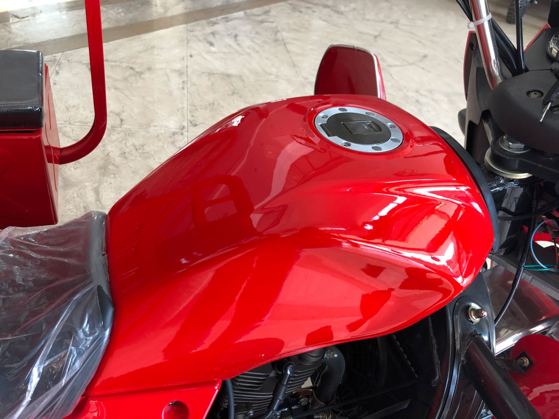 Tanzania Comfortable driving 350cc cargo motorcycle tricycle 3 wheels cargo motorcycles