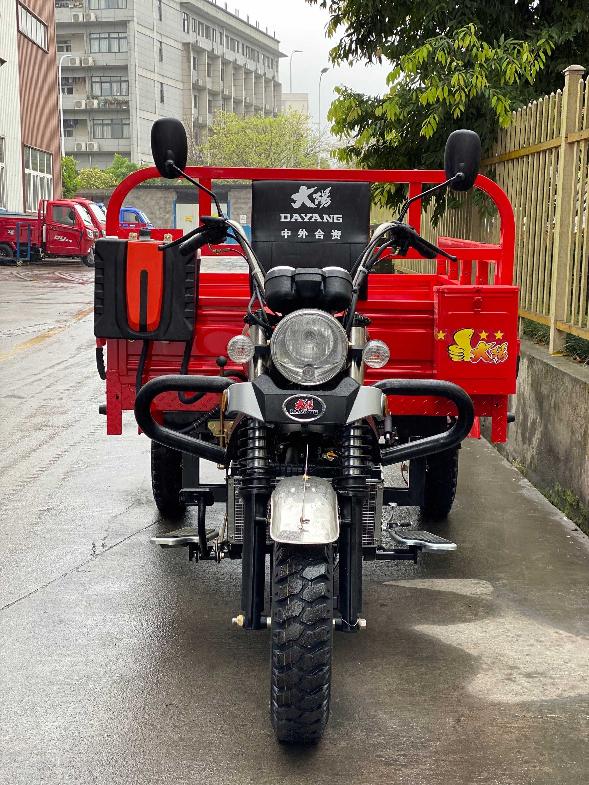 Tanzania Comfortable driving 350cc cargo motorcycle tricycle motor tricycle cargo