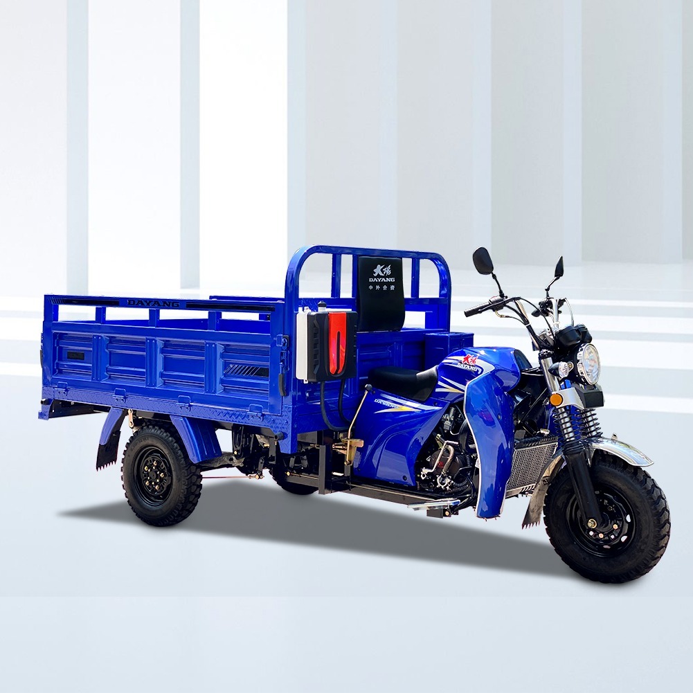 China factory brand new Stability cargo 350cc cargo motorcycle tricycle Cargo Motor Tricycle with Cabin