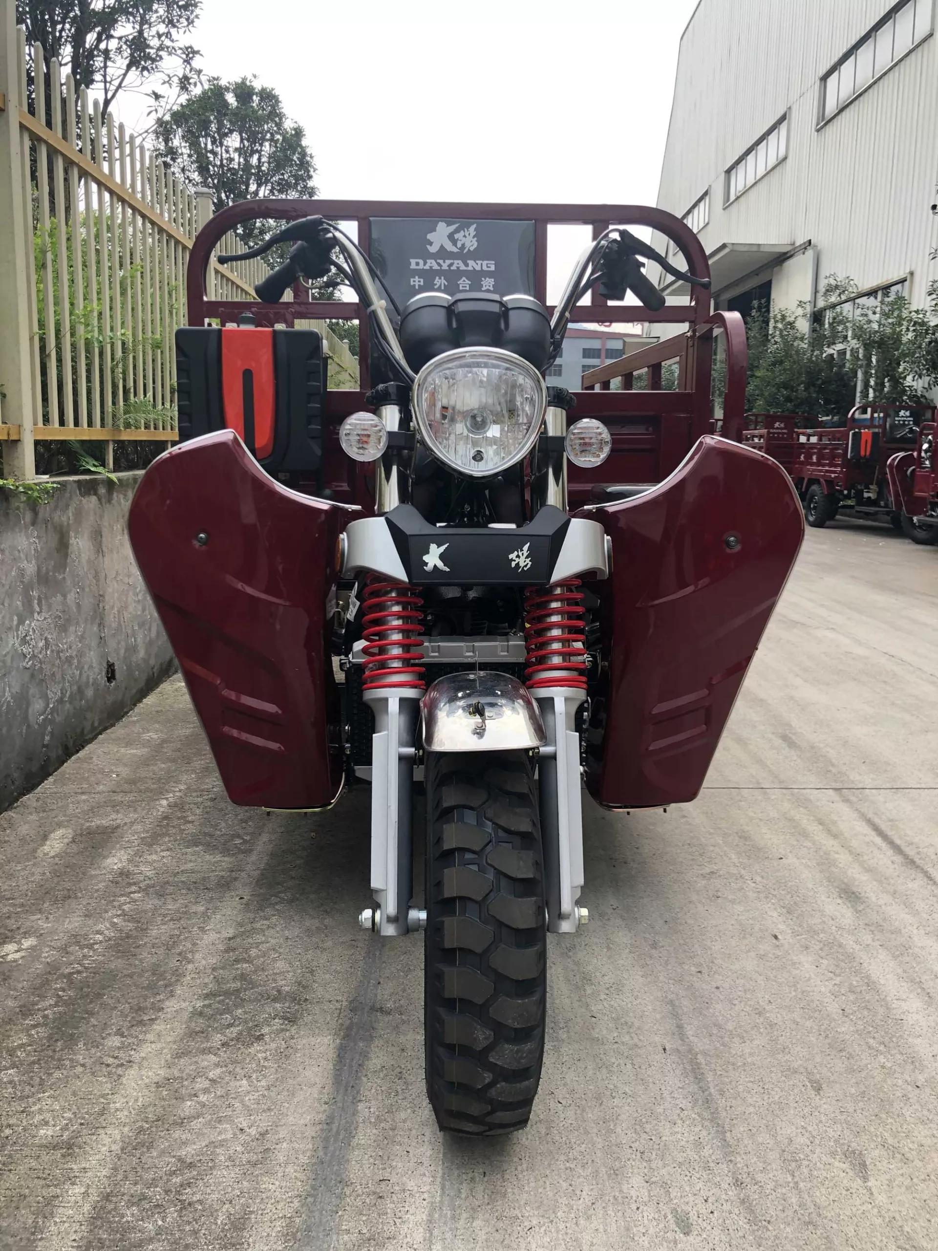 Ideas 2021 200cc Engine Single Cylinder Heavy Loading Motorized Cargo Tricycles Water-cooled Three Wheel Tricycle New Product