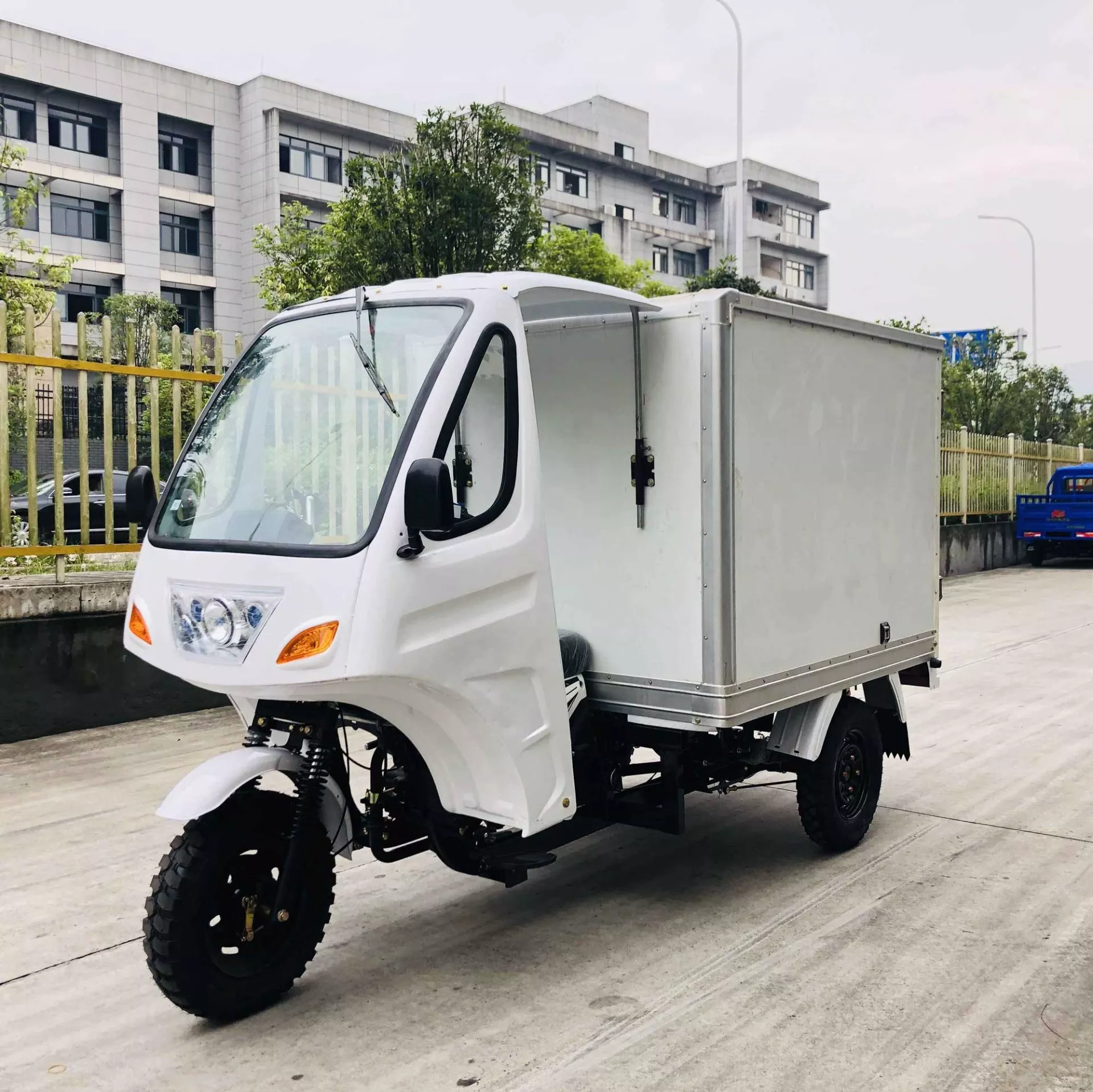 200cc 250cc 300cc Box Cargo 3wheels Motorcycle Tricycle Customized Power Wheels Ccc Origin Type Mode Drum