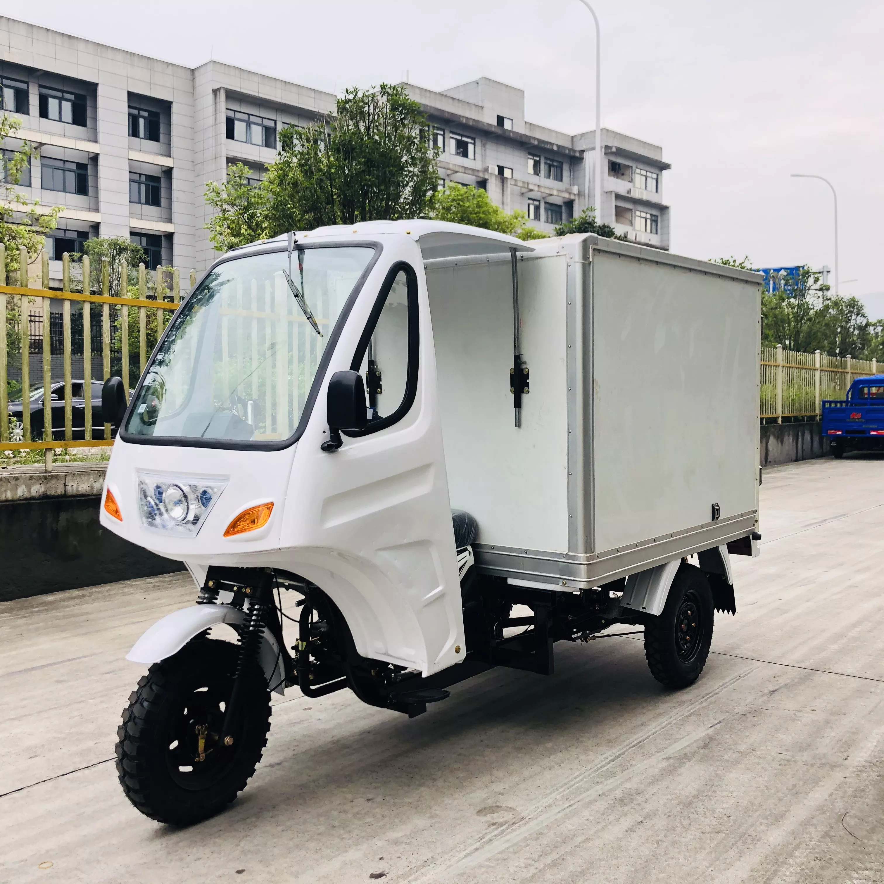 200cc High Quality Engine Single Cylinder Air-cooled Dongba Semi-floating Changan 220-strand Rear Axle White Body Ccc Origin