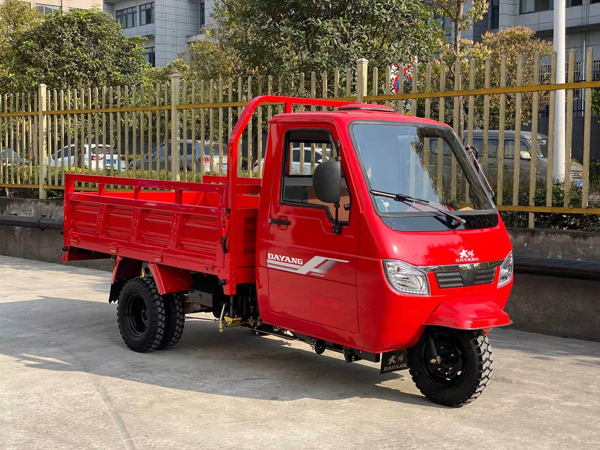 DAYANG OEM Comfortable driving 200cc cargo motorcycle tricycle Motorized 3 Wheel Cargo Motorcycle 