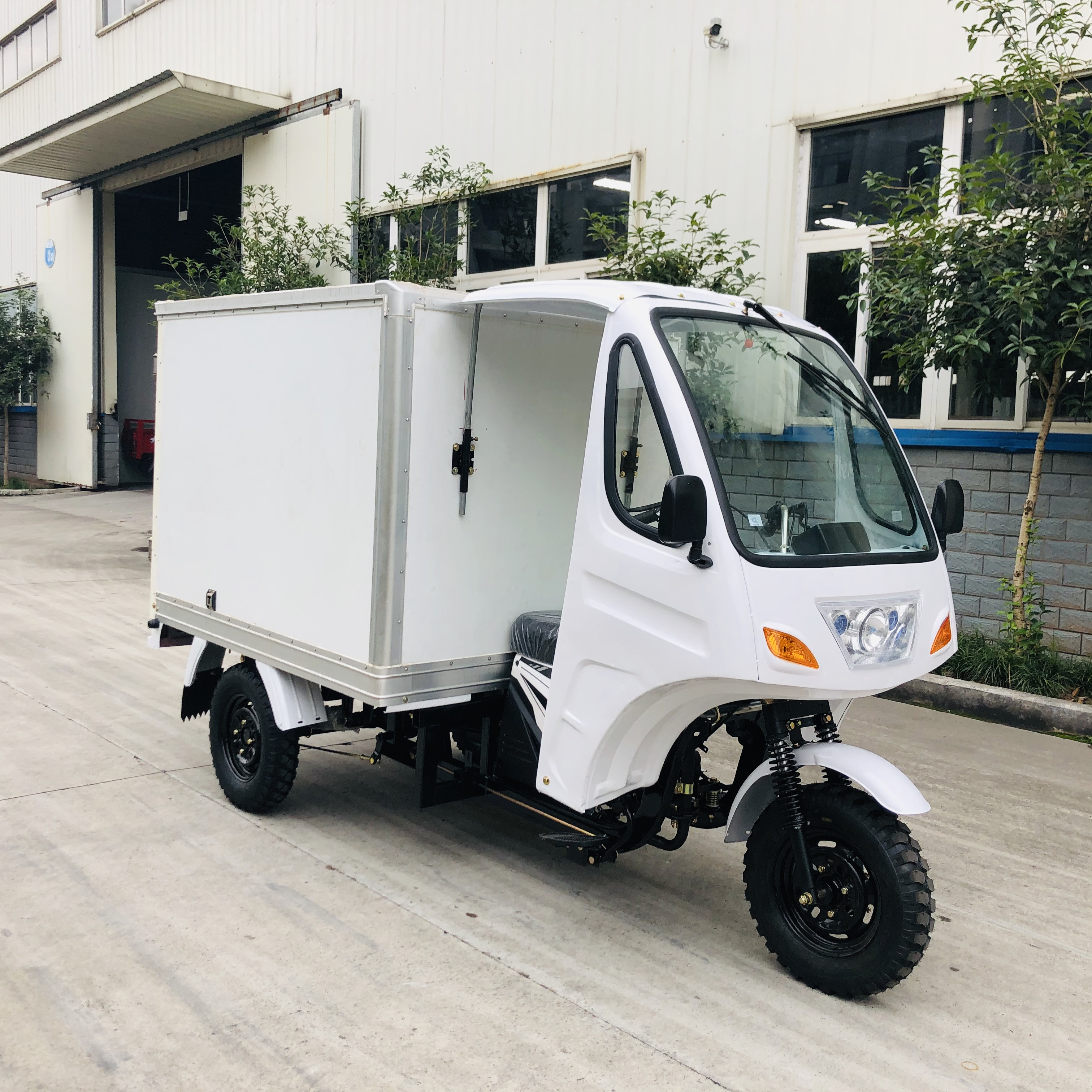 200cc High Quality Engine Single Cylinder Air-cooled Dongba Semi-floating Changan 220-strand Rear Axle White Body Ccc Origin