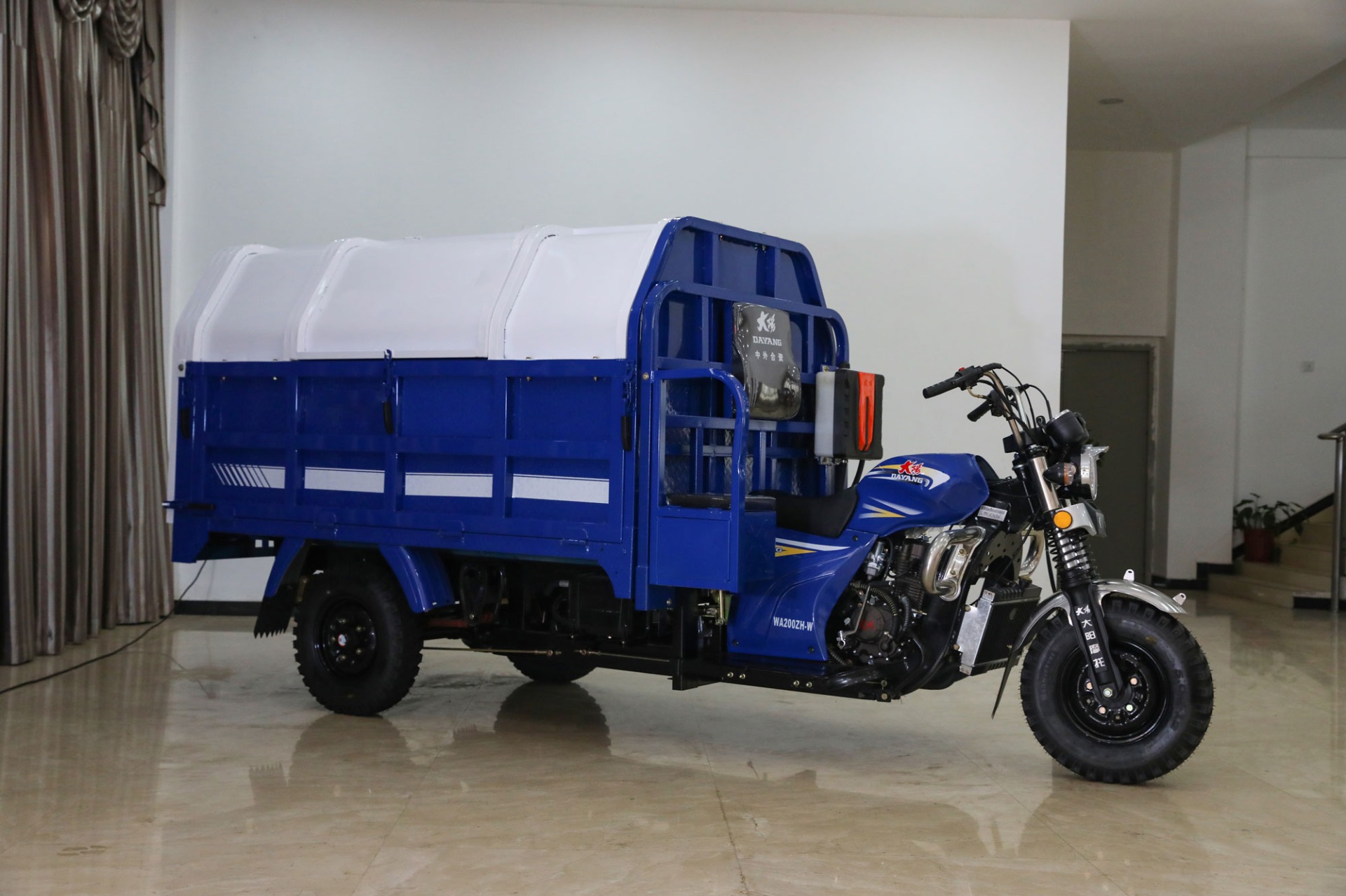 Dayang Road Sanitation Cleaning Garbage Motor Tricycle Garbage Truck Tricycle For Cargo