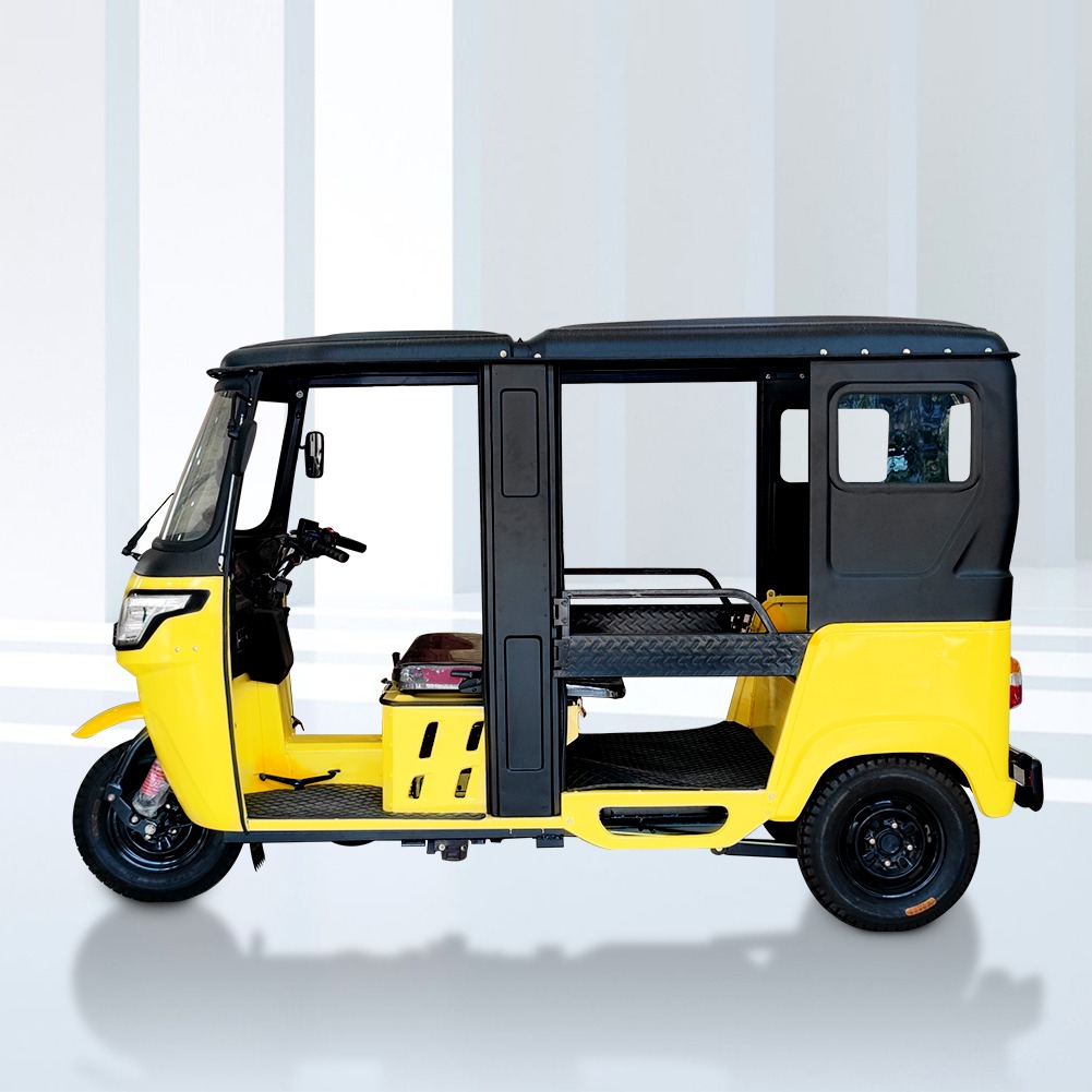 Taxi Bajaj Three Wheeler Auto Rickshaw Price Motorized 4 Stroke Three Wheeler 6 Passengers Tricycle