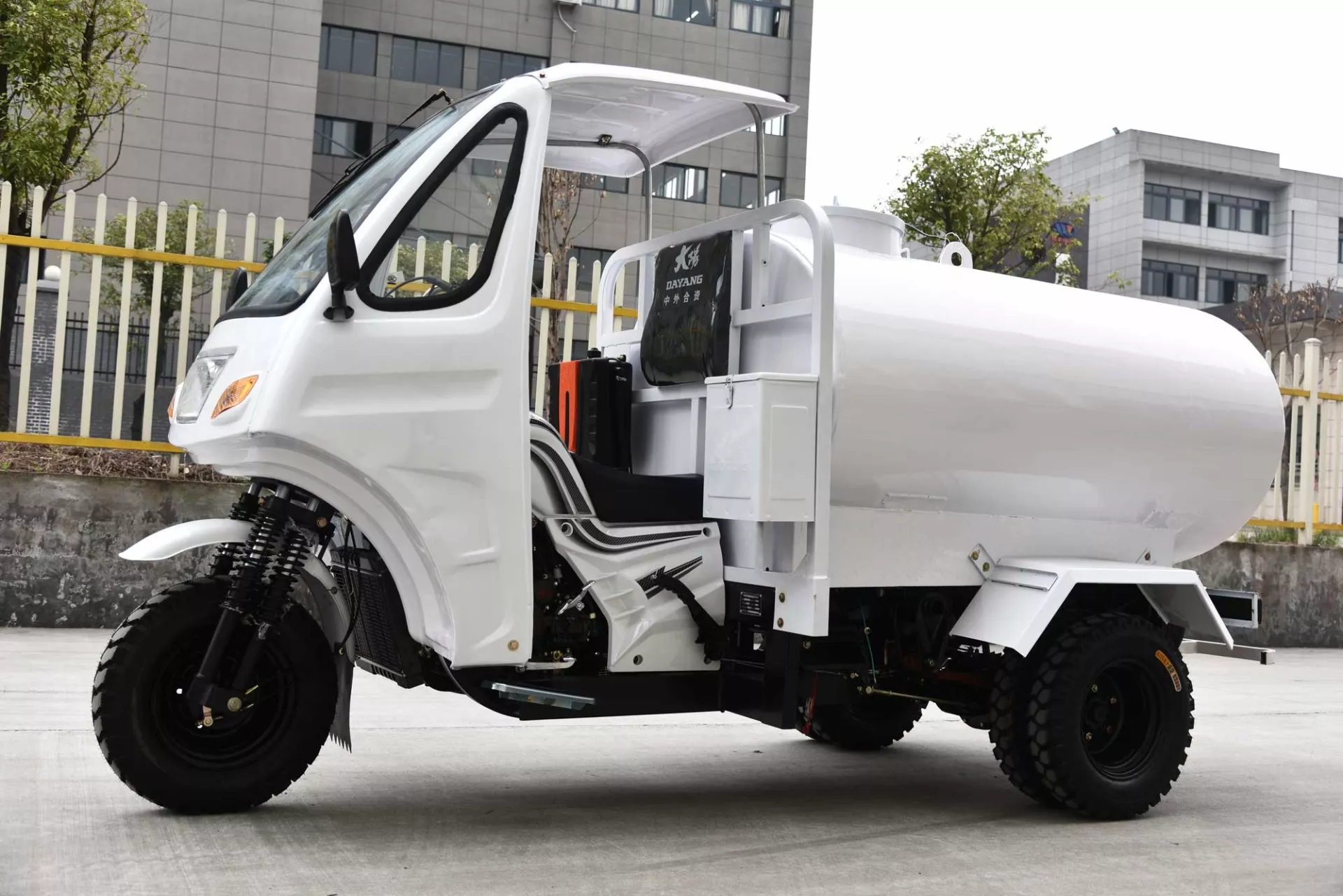 200 250cc Water Tank Truck Multi-function Sprinkler Truck Water Tricycle From Original Factory Quality Approved