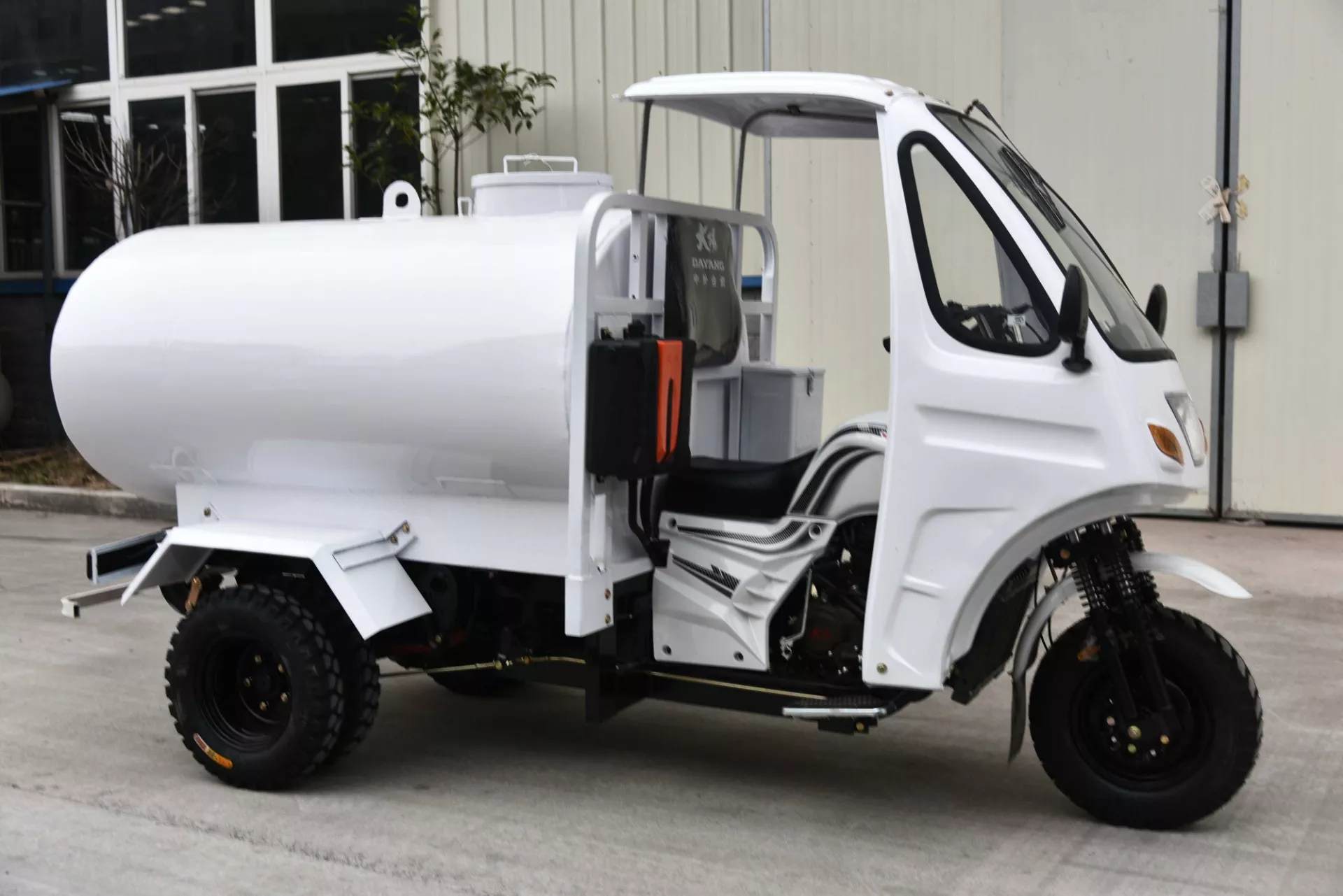 200 250cc Water Tank Truck Multi-function Sprinkler Truck Water Tricycle From Original Factory Quality Approved