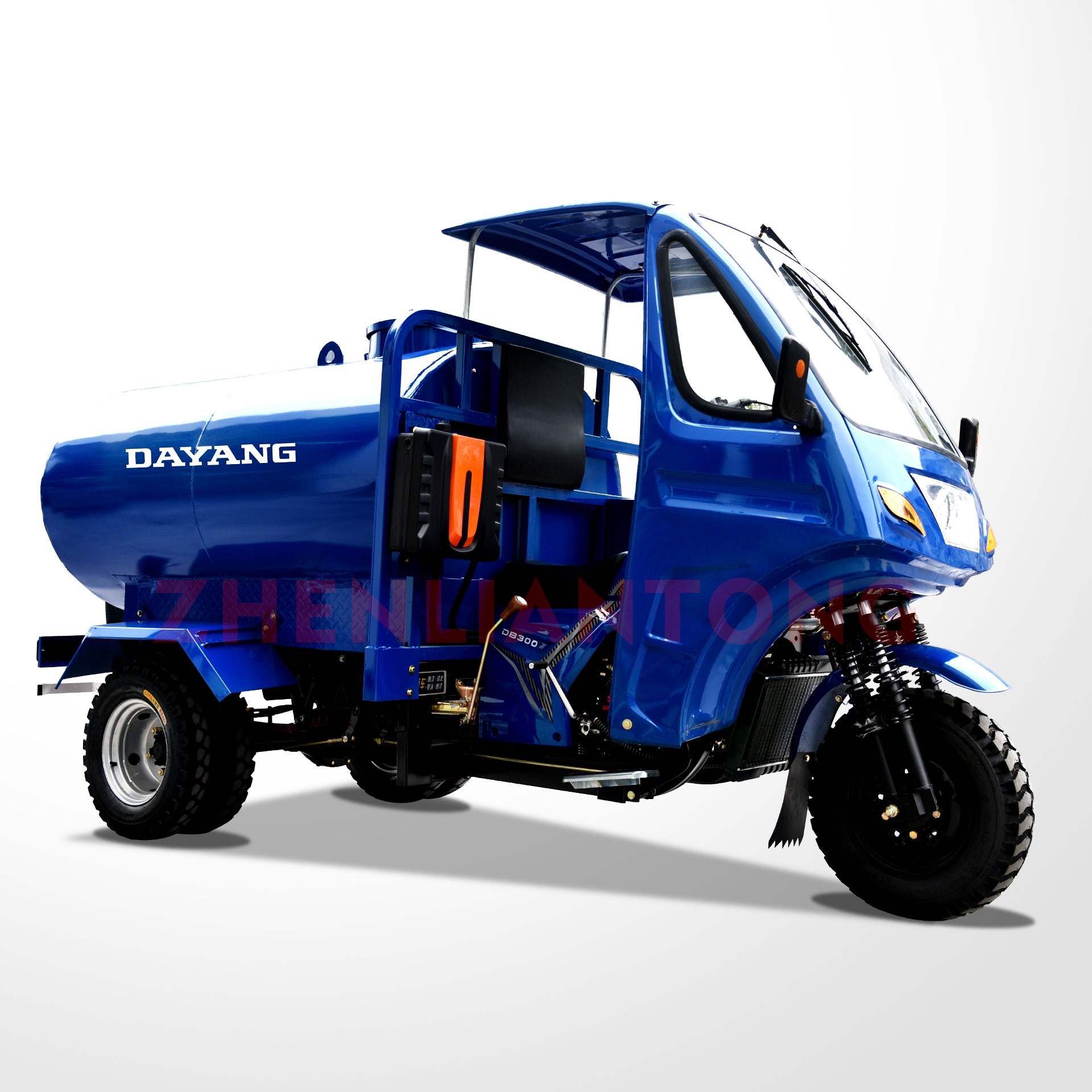 Dw-3 High Quality 200 250cc Motorized Special Cabin Water Tank 1600l Tricycles Manufacture Cargo Water Tanker Motorcycle