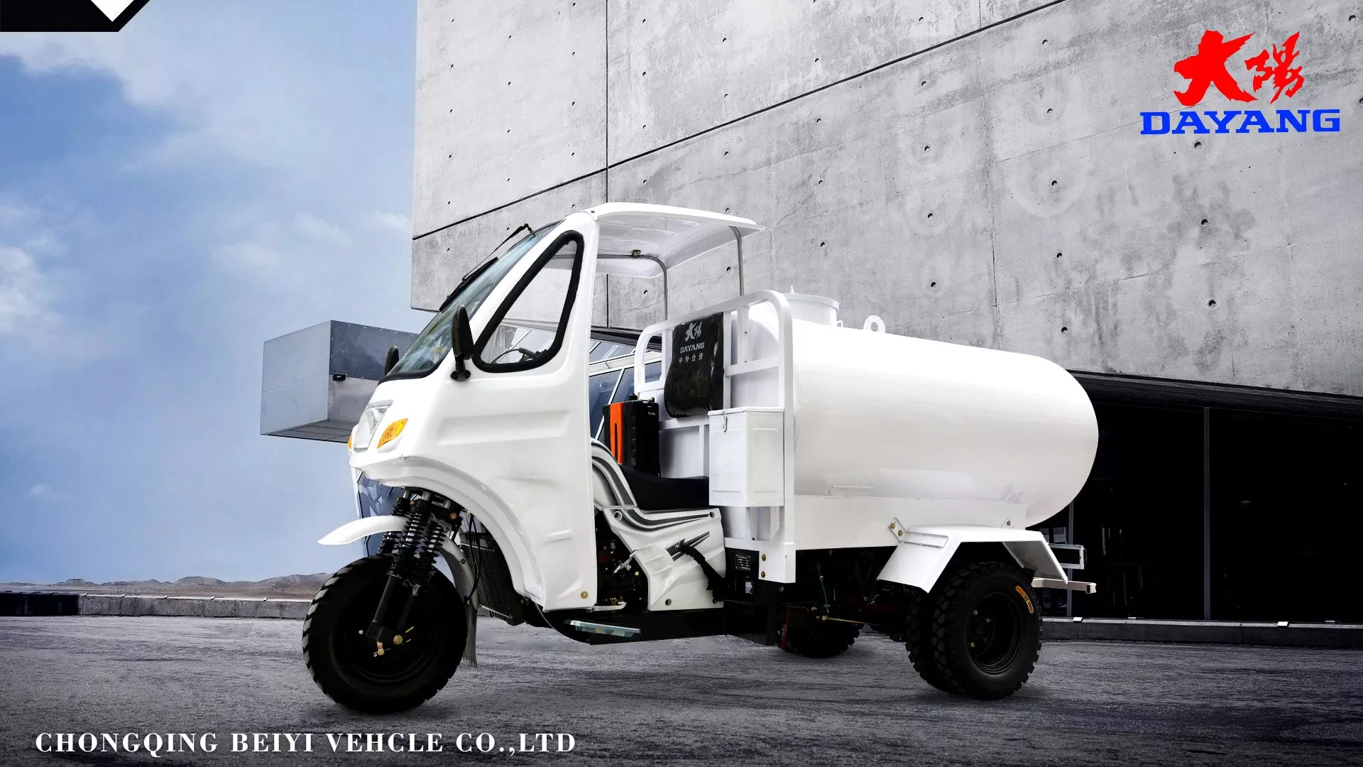 200CC/250CC/300CC New Hot popular fashionable Semi cabin water tank tricycles tuk tuk 3 wheel motorcycle in China Factory