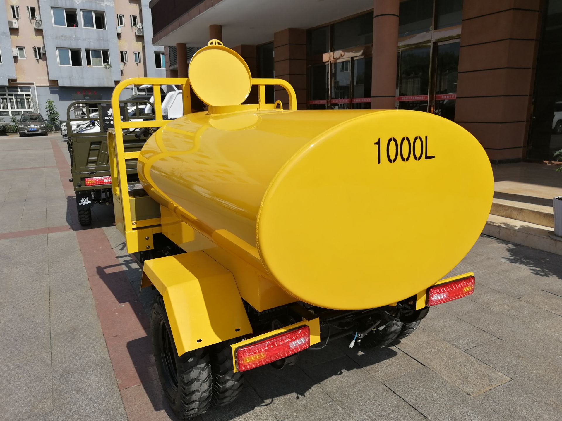 DW-1 cargo tricycle Dayang Tricycle Factory wholesales 200cc water cooled  open-body water tankers for watering fire fighting