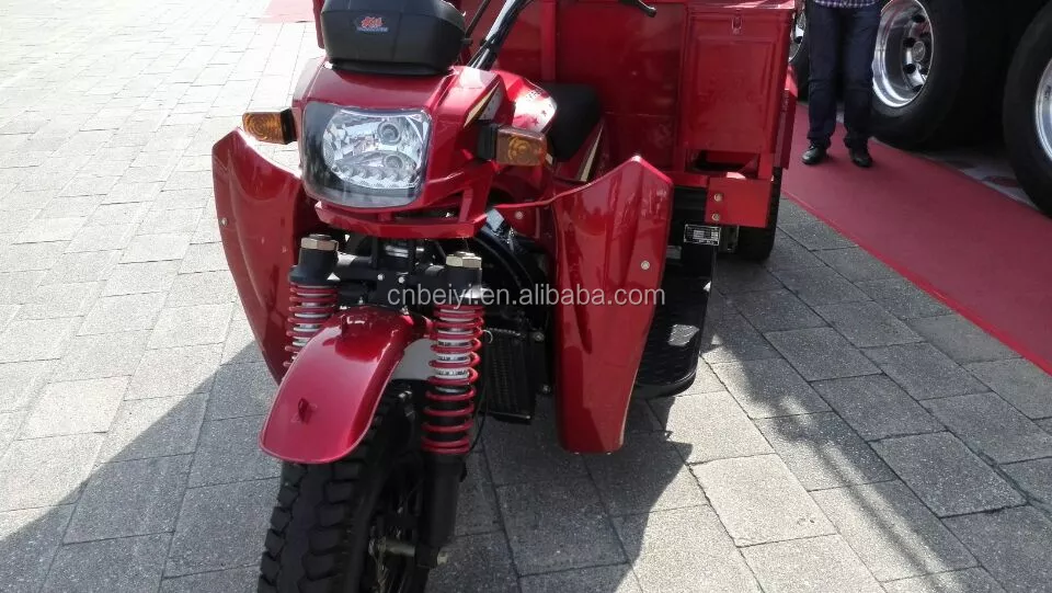 China Double Wheel Diesel Tank Tricycle In Bolivia