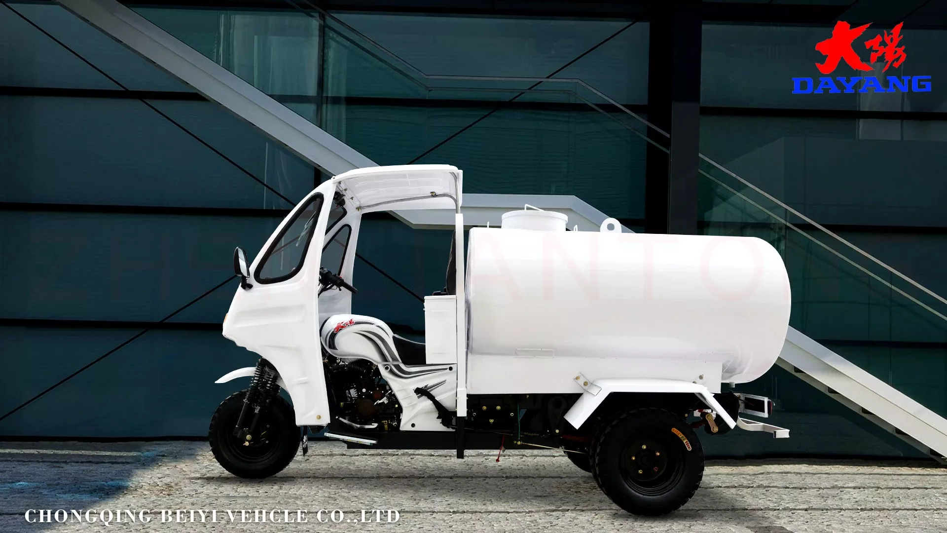 200CC/250CC/300CC New Hot popular fashionable Semi cabin water tank tricycles tuk tuk 3 wheel motorcycle in China Factory