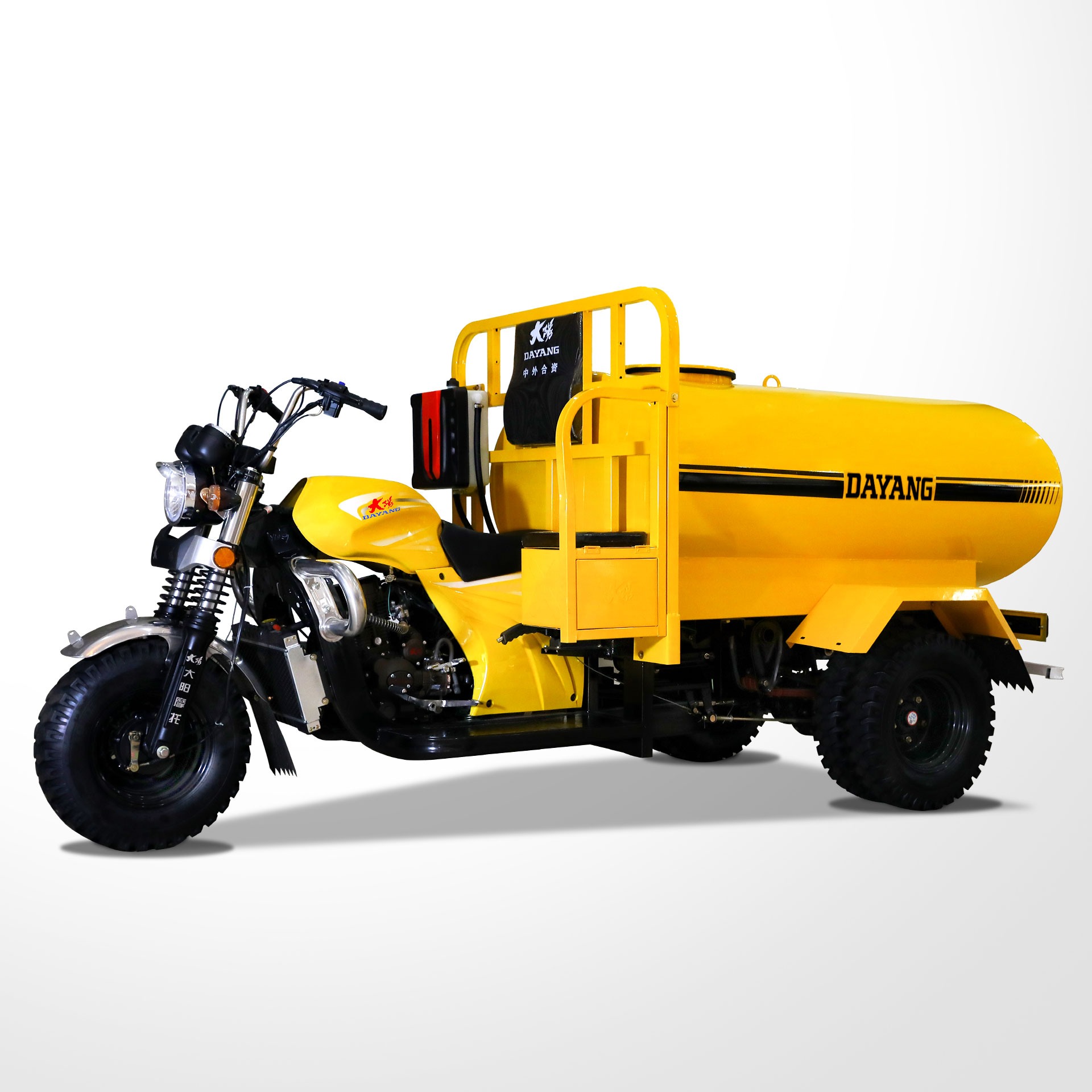 250CC Motorized Special Cabin Roof Delivery Water Tank High Quality Made in China 1600L Tricycles Manufacture Top 10 Cargo Open